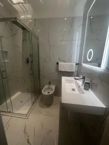 Bathroom in Hotel Gabriella