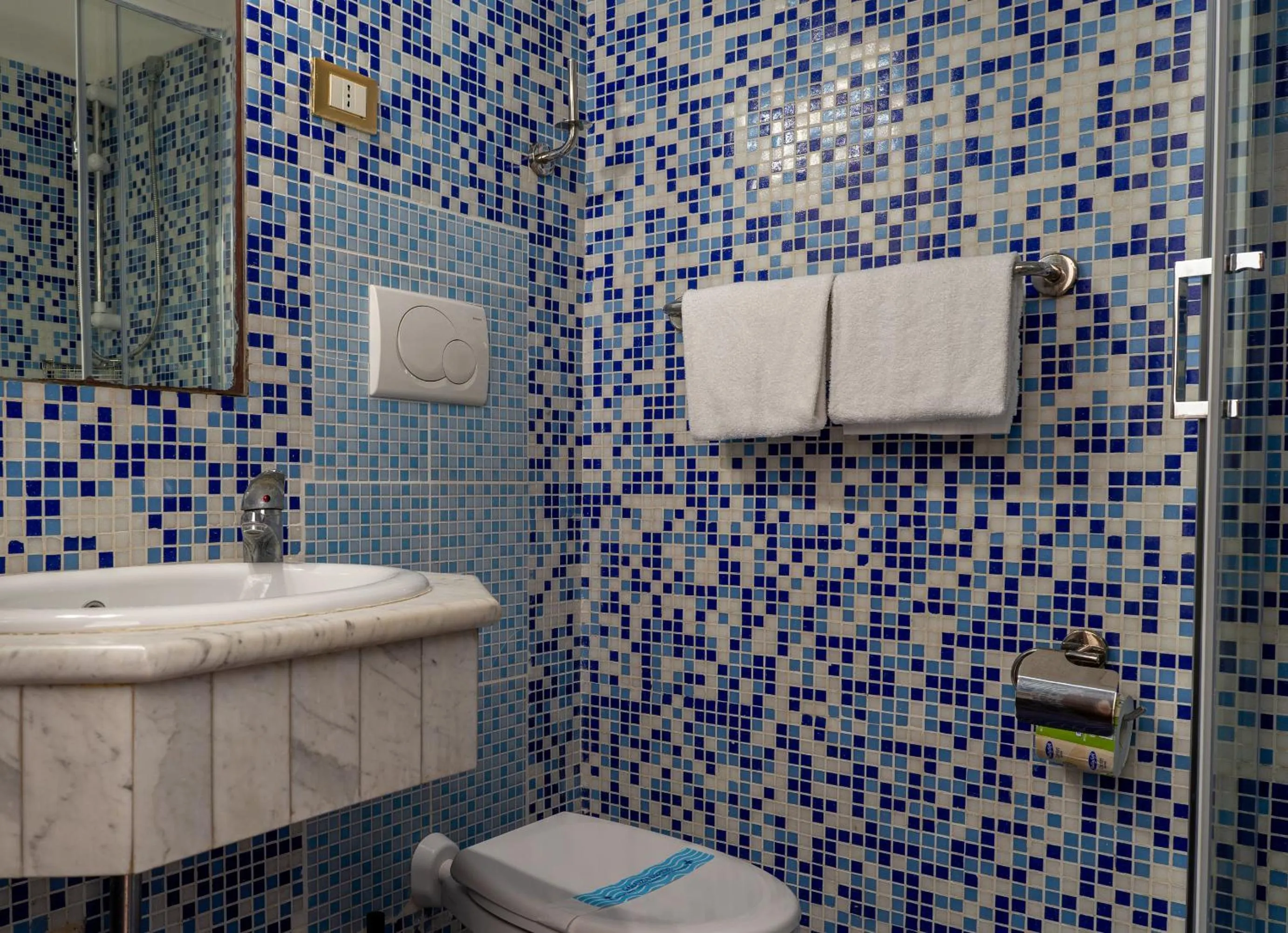 Bathroom in Hotel Gabriella