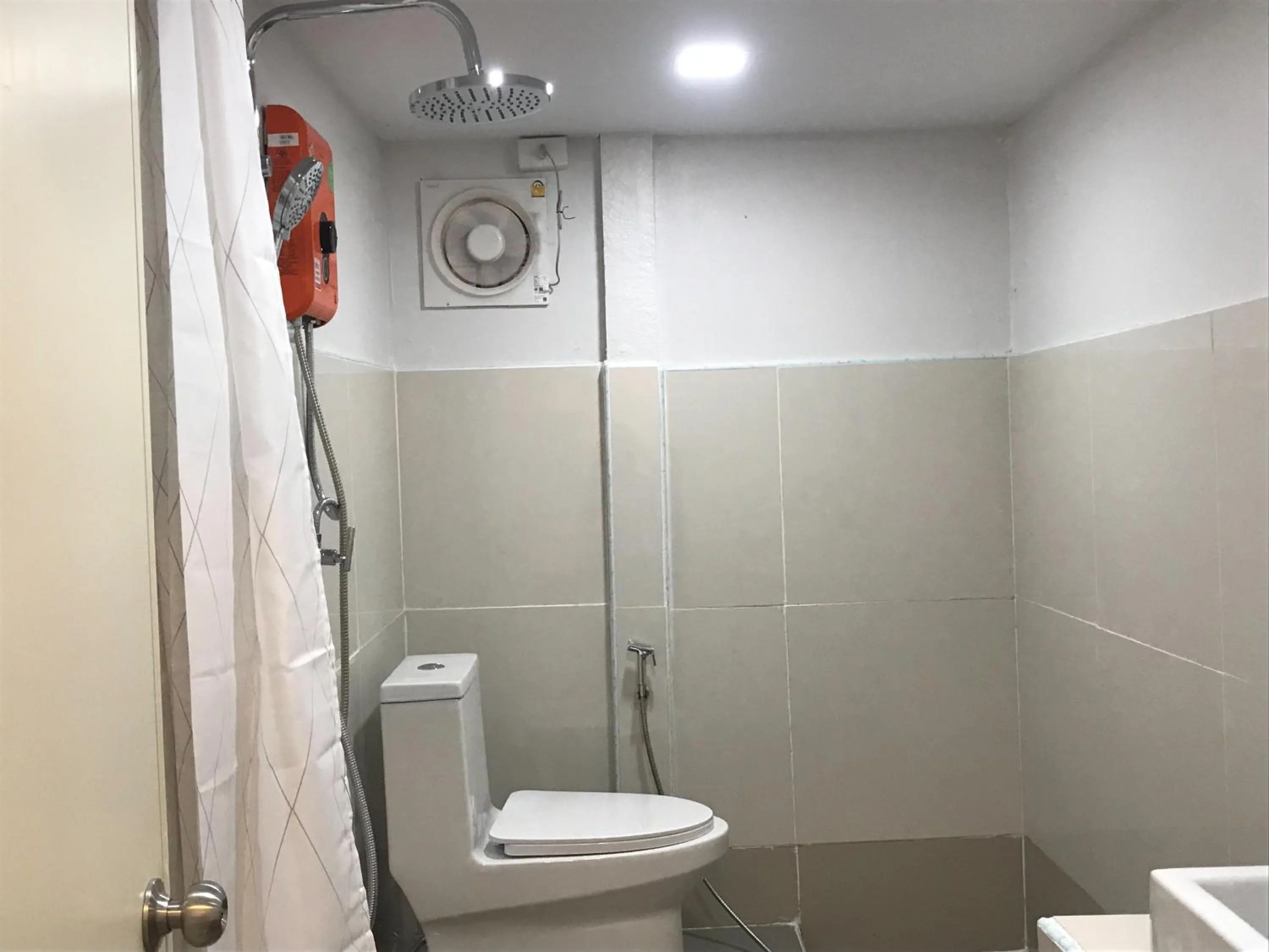 Bathroom in Lipe Garden Beach Resort