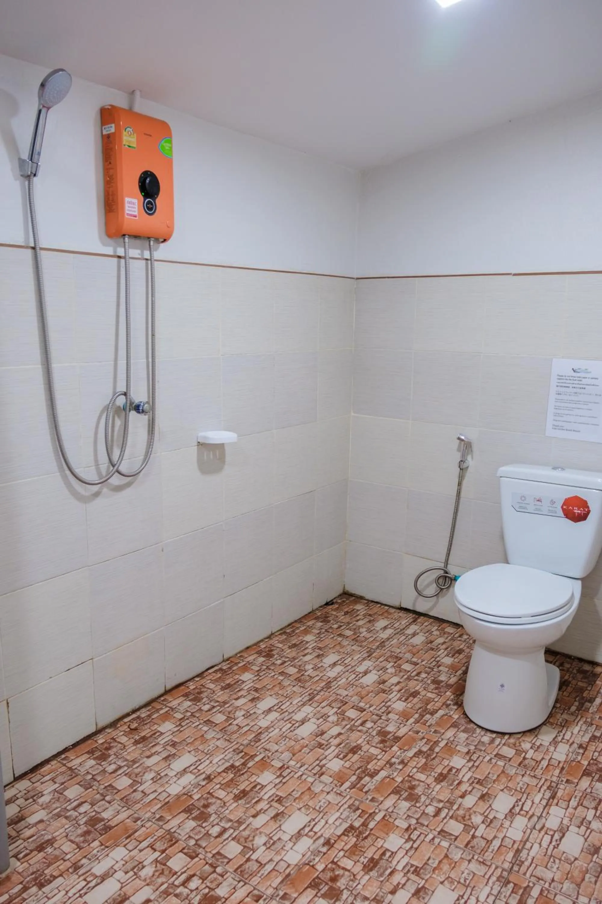 Toilet in Lipe Garden Beach Resort