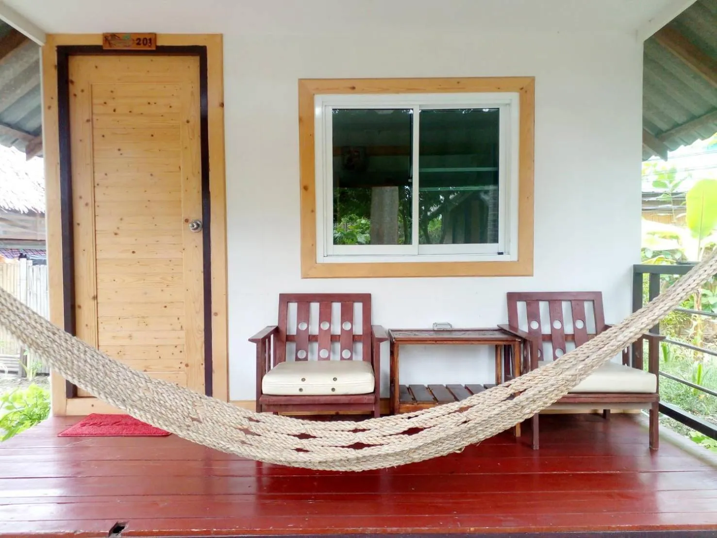 Seating area in Lipe Garden Beach Resort