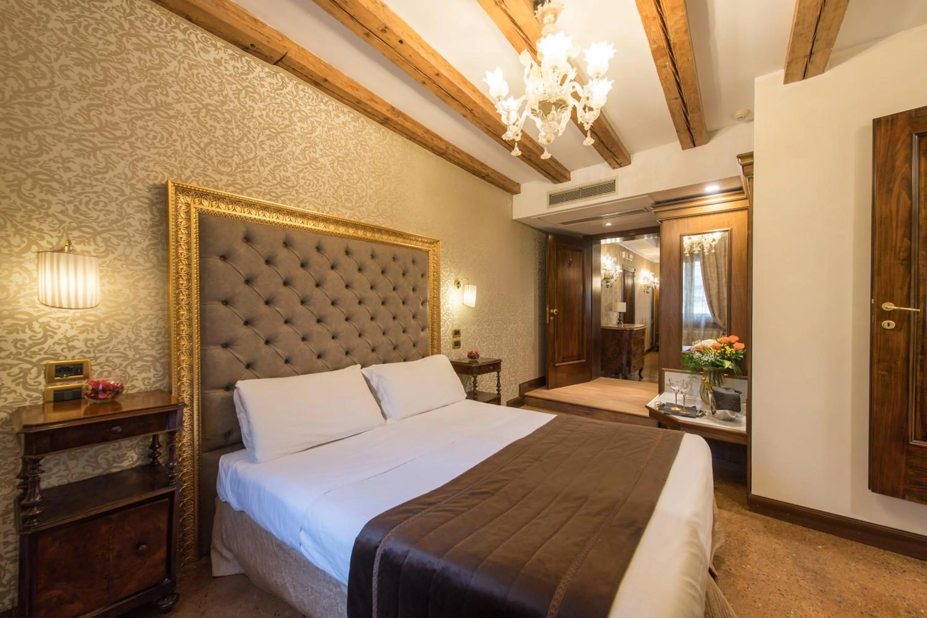 Bedroom, Bed in Palazzo Bembo - Exclusive Accommodation