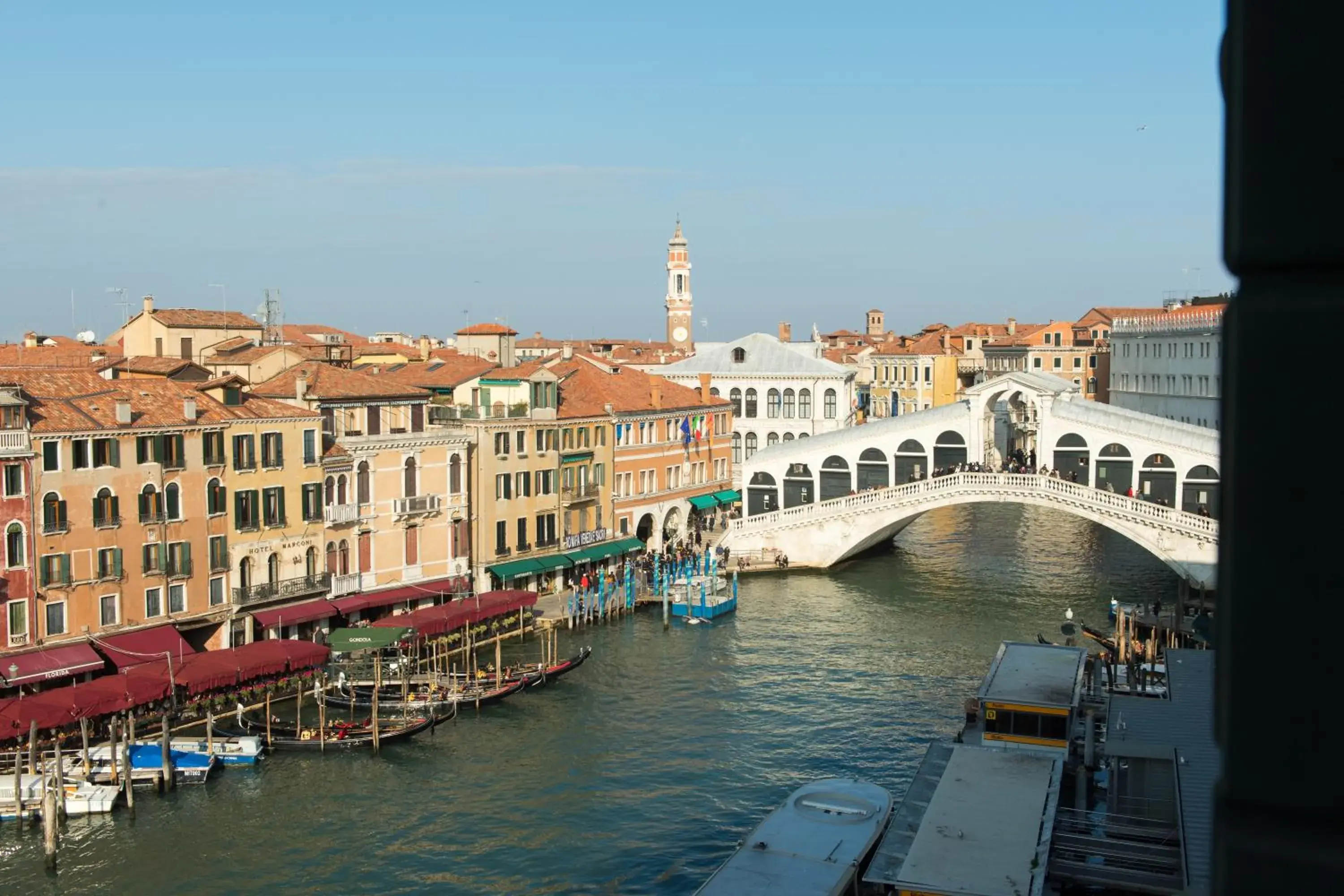 Landmark view in Palazzo Bembo - Exclusive Accommodation Landmark view in Palazzo Bembo - Exclusive Accommodation