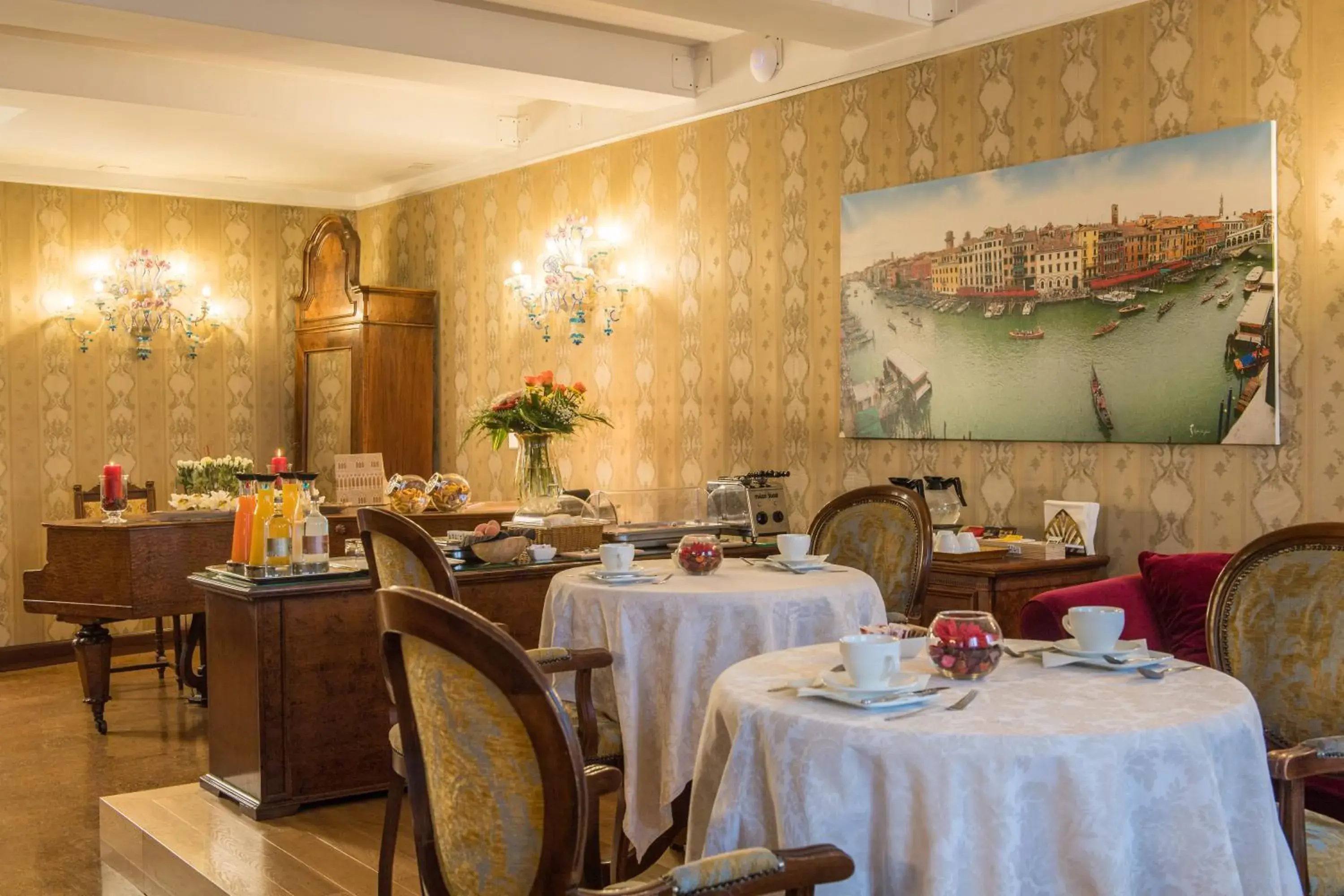 Restaurant/places to eat in Palazzo Bembo - Exclusive Accommodation Restaurant/places to eat in Palazzo Bembo - Exclusive Accommodation