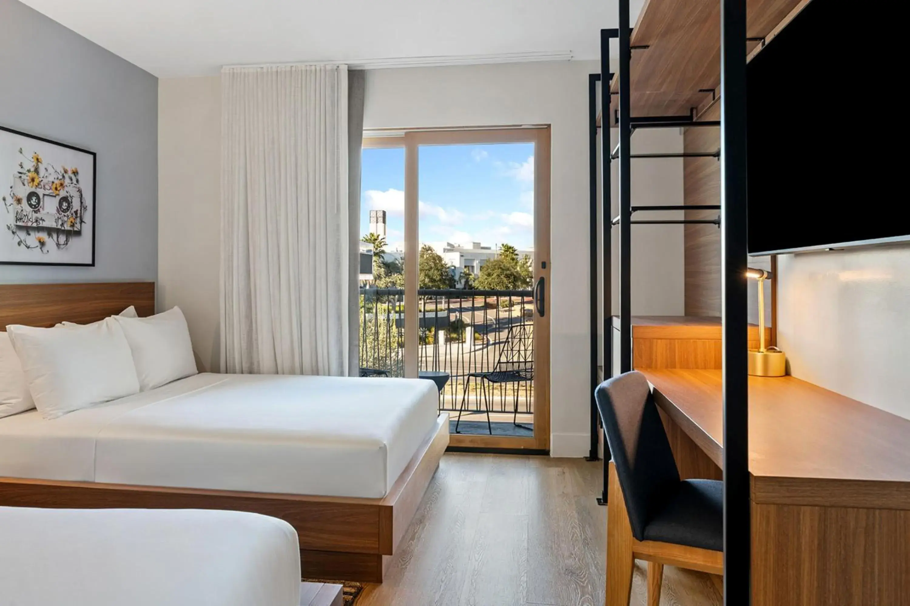 Bed in The Lum Hotel Los Angeles Stadium District Bed in The Lum Hotel Los Angeles Stadium District