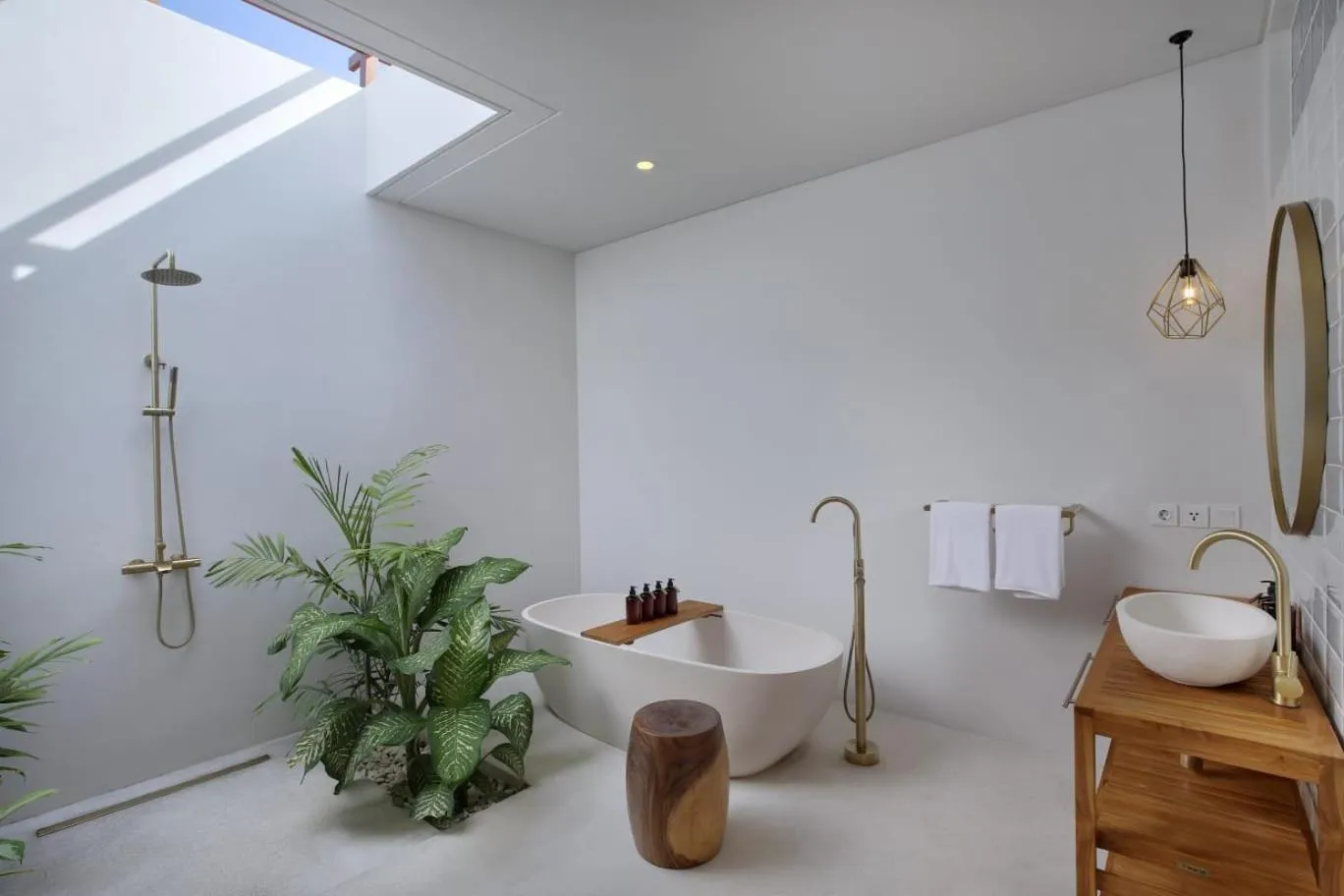 Bathroom in Adults-Only Luxury Studio Private Pool & Free Gym