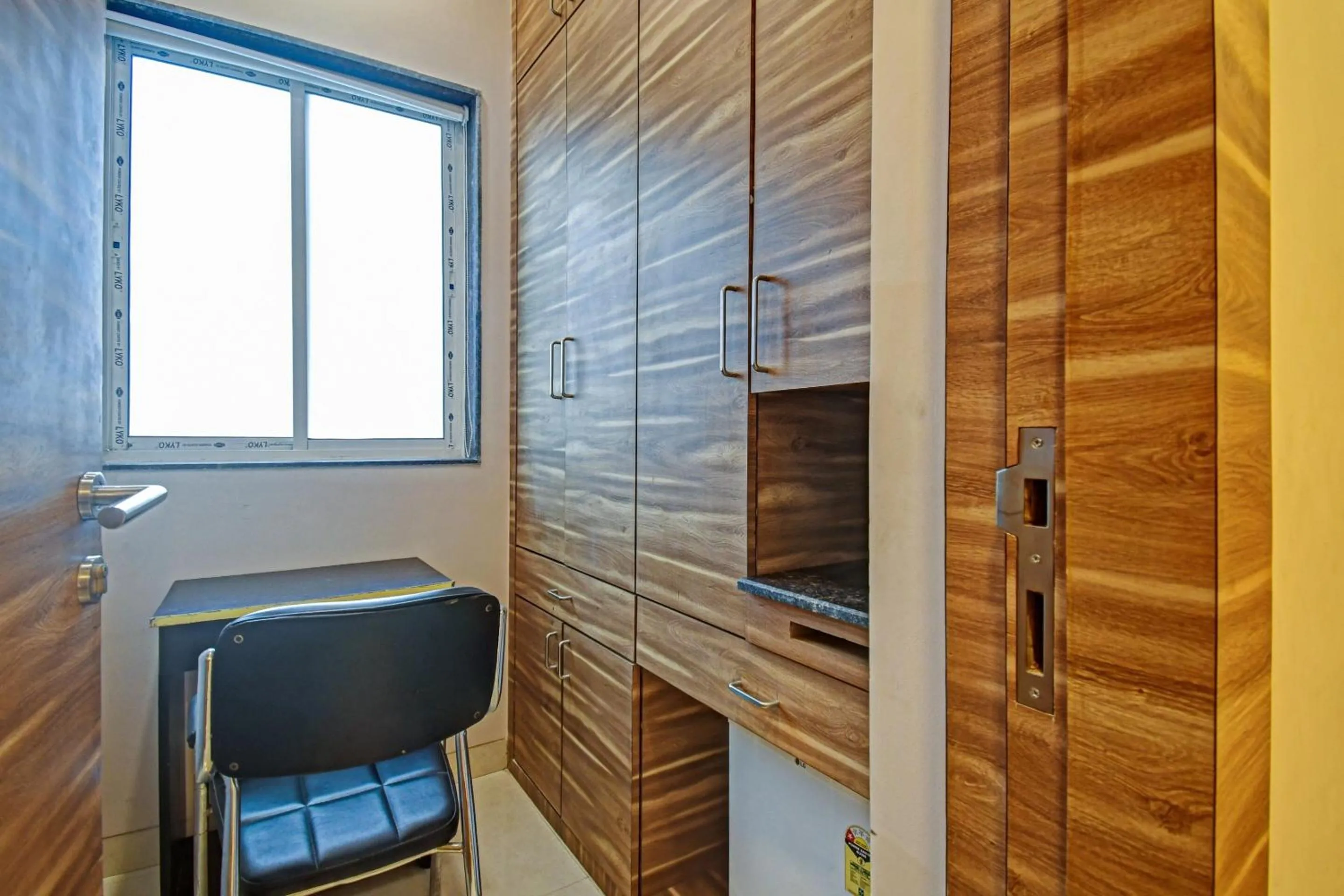 Bedroom in Super Townhouse Hotel All In One Near City Centre Salt Lake