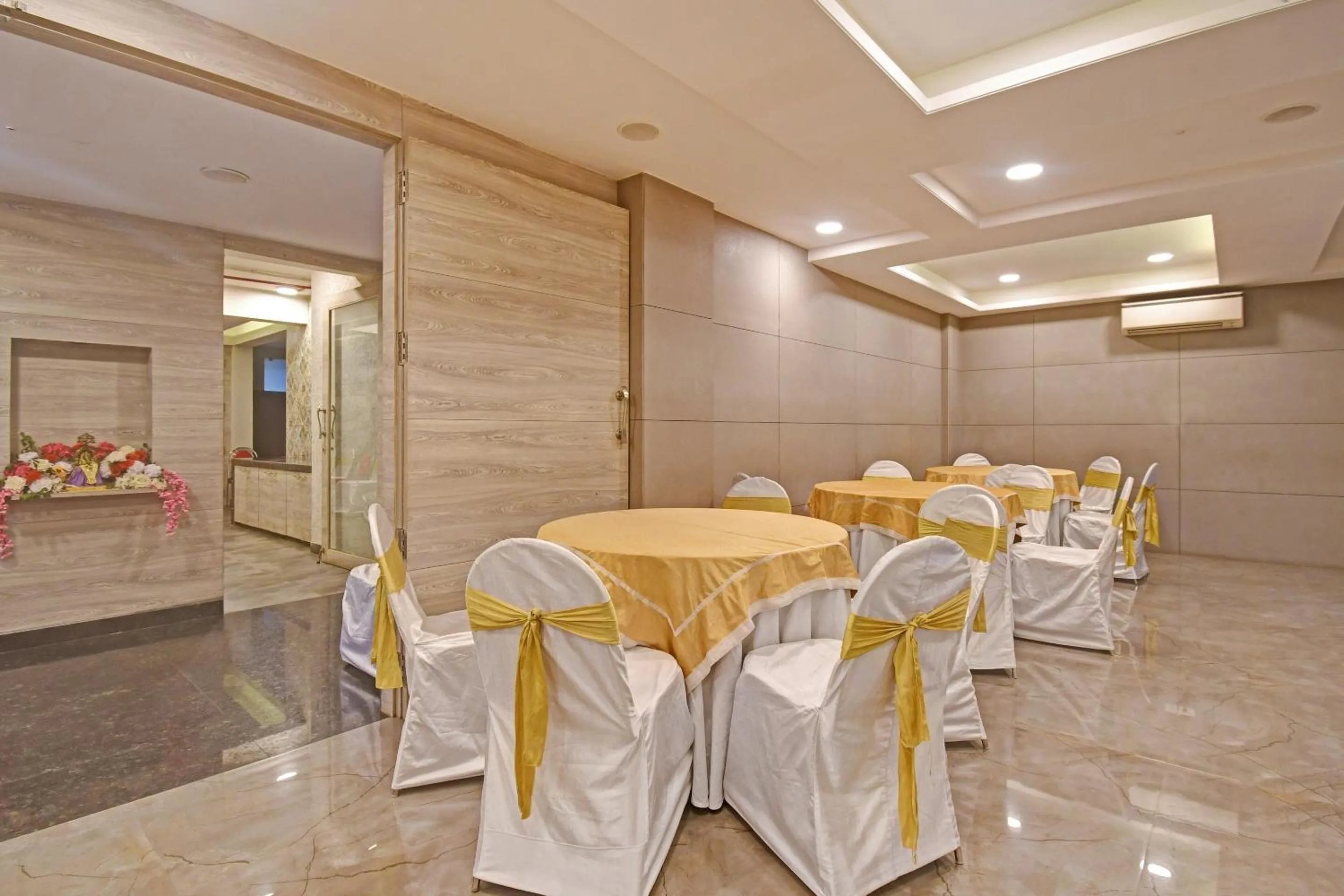 Other in Super Townhouse Hotel All In One Near City Centre Salt Lake