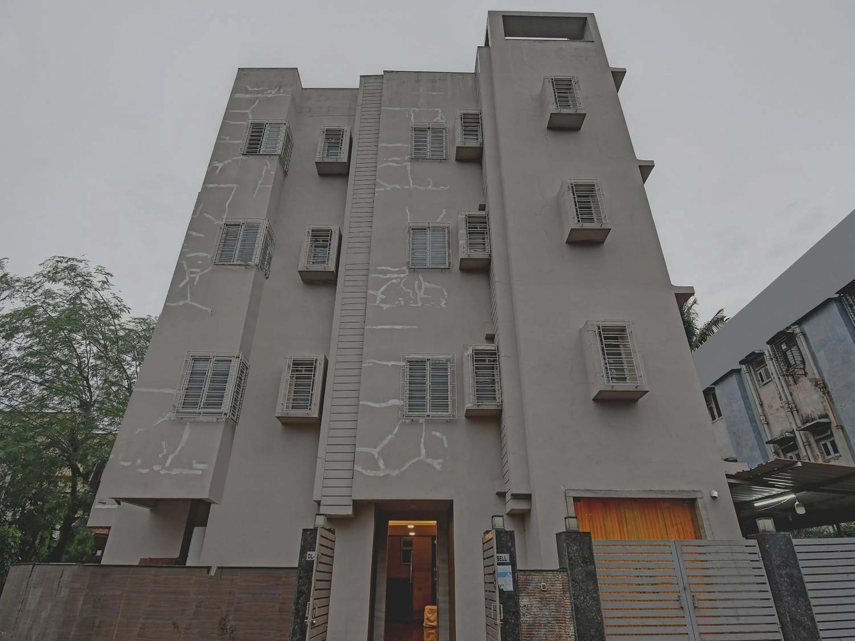 Facade/entrance in Super Townhouse Hotel All In One Near City Centre Salt Lake