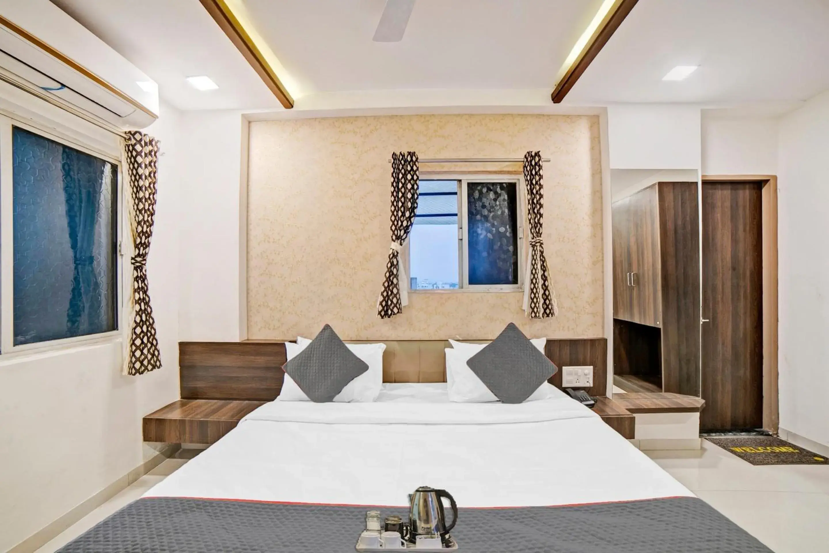 Classic Triple Room - single occupancy in Super Townhouse Tulip Classic Triple Room - single occupancy in Super Townhouse Tulip