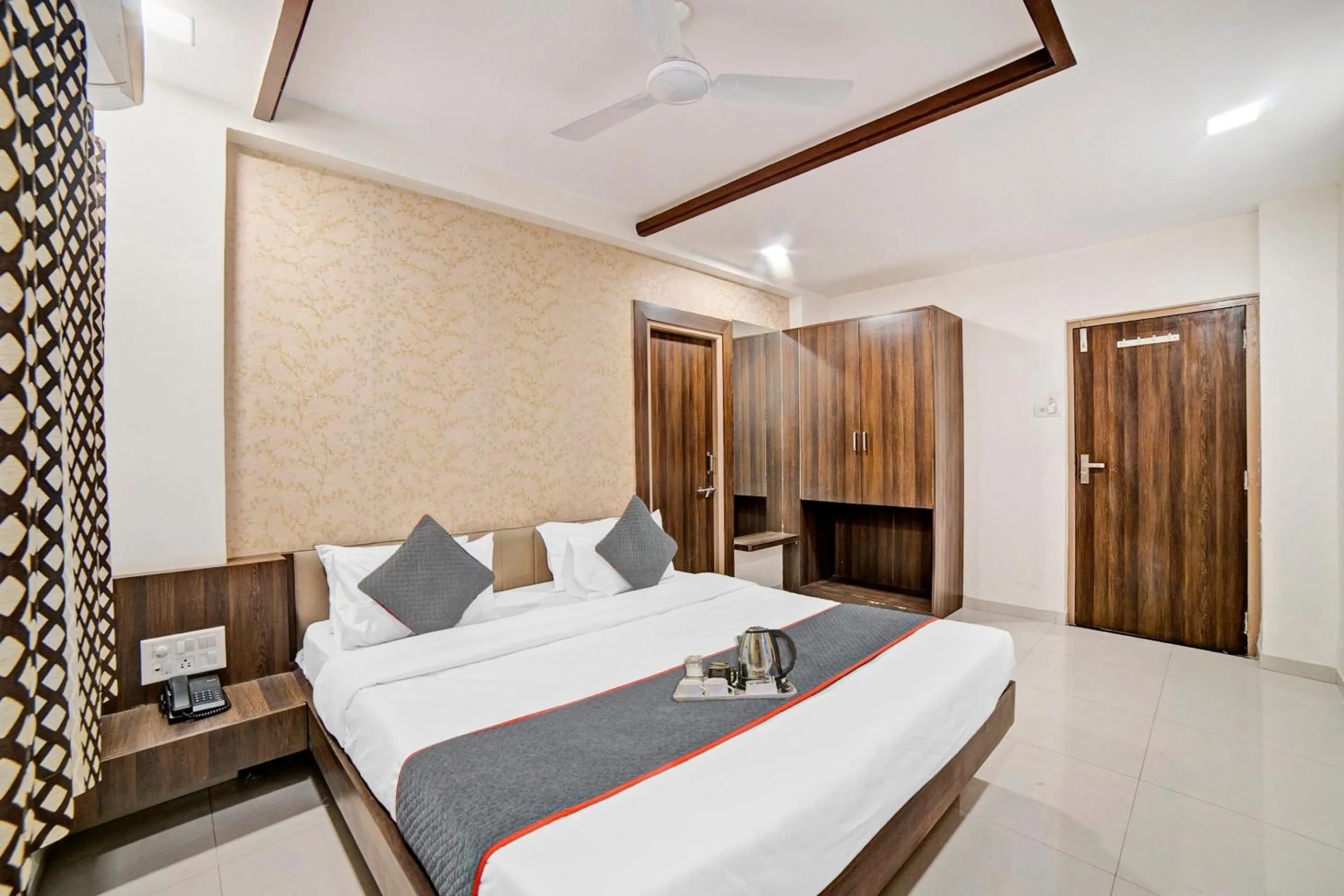 Bedroom, Bed in Super Townhouse Tulip