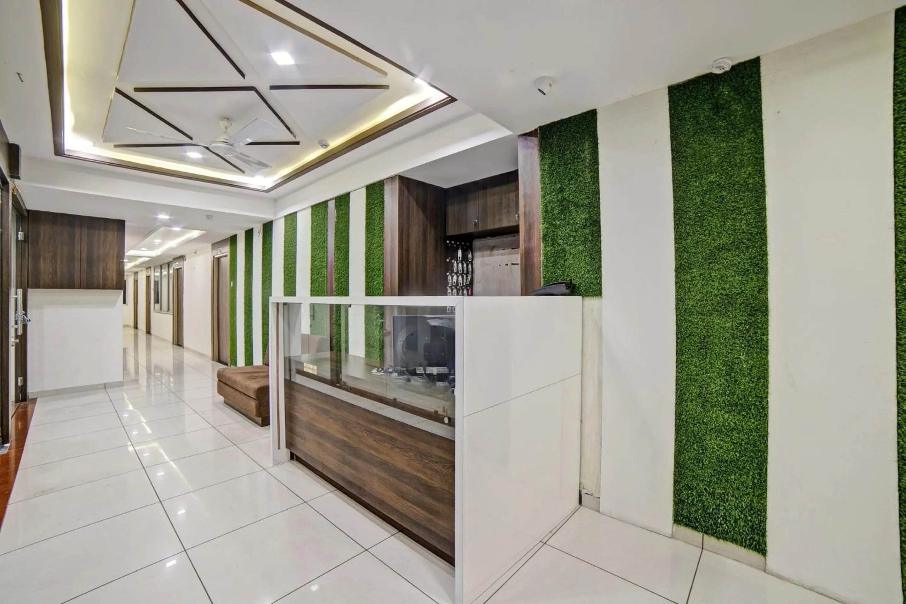 Lobby or reception in Super Townhouse Tulip