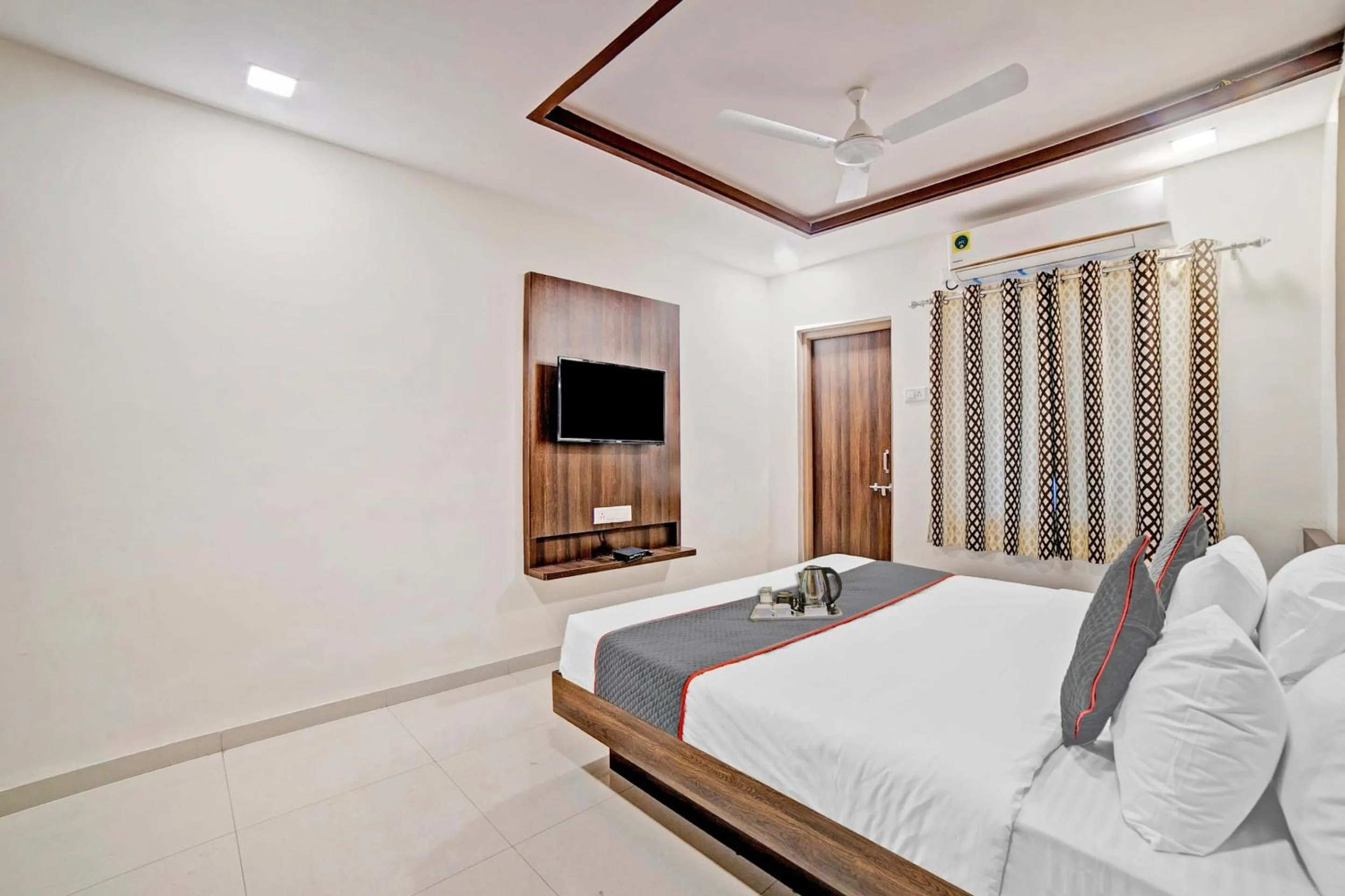 Bedroom, Bed in Super Townhouse Tulip