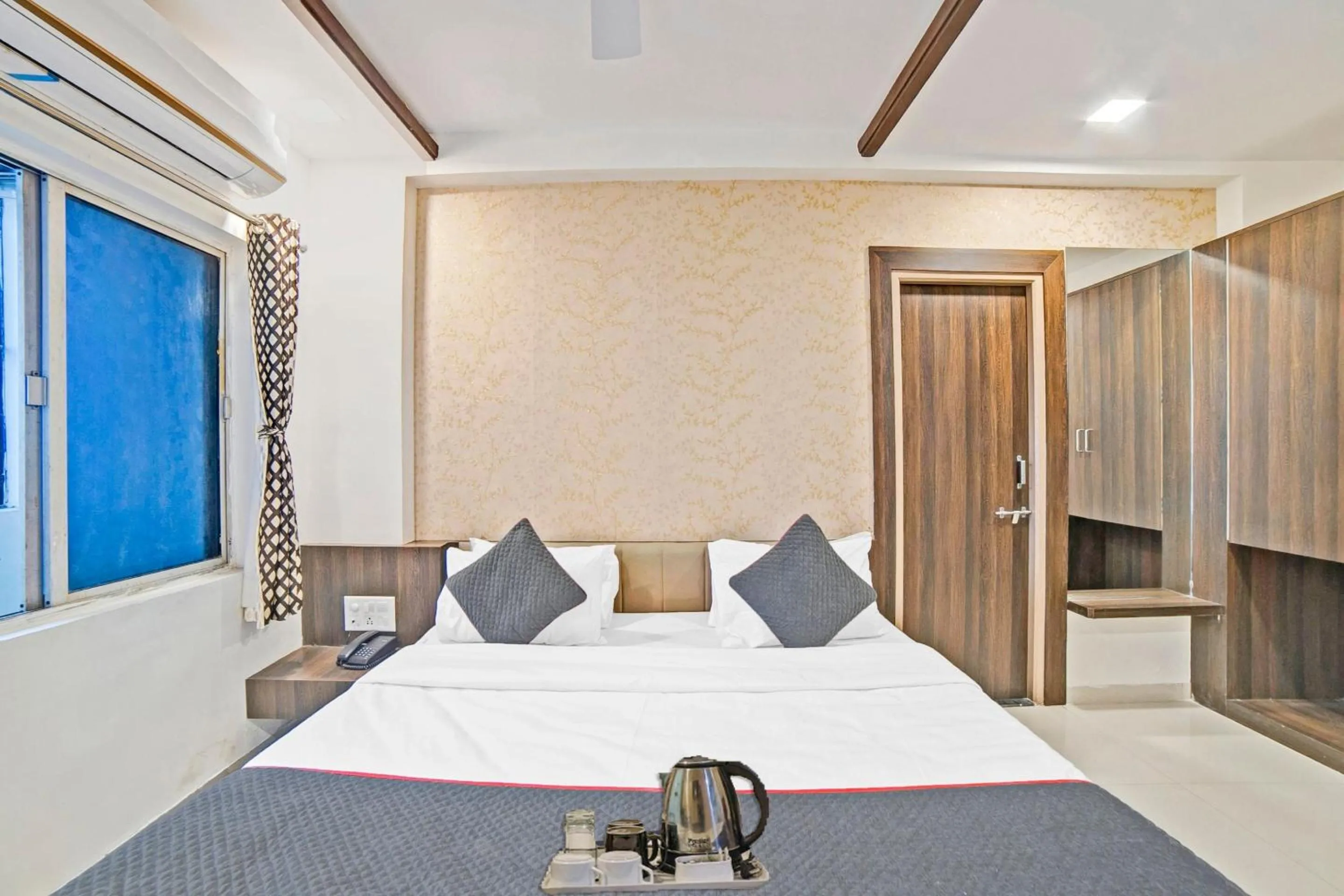 Bedroom, Bed in Super Townhouse Tulip