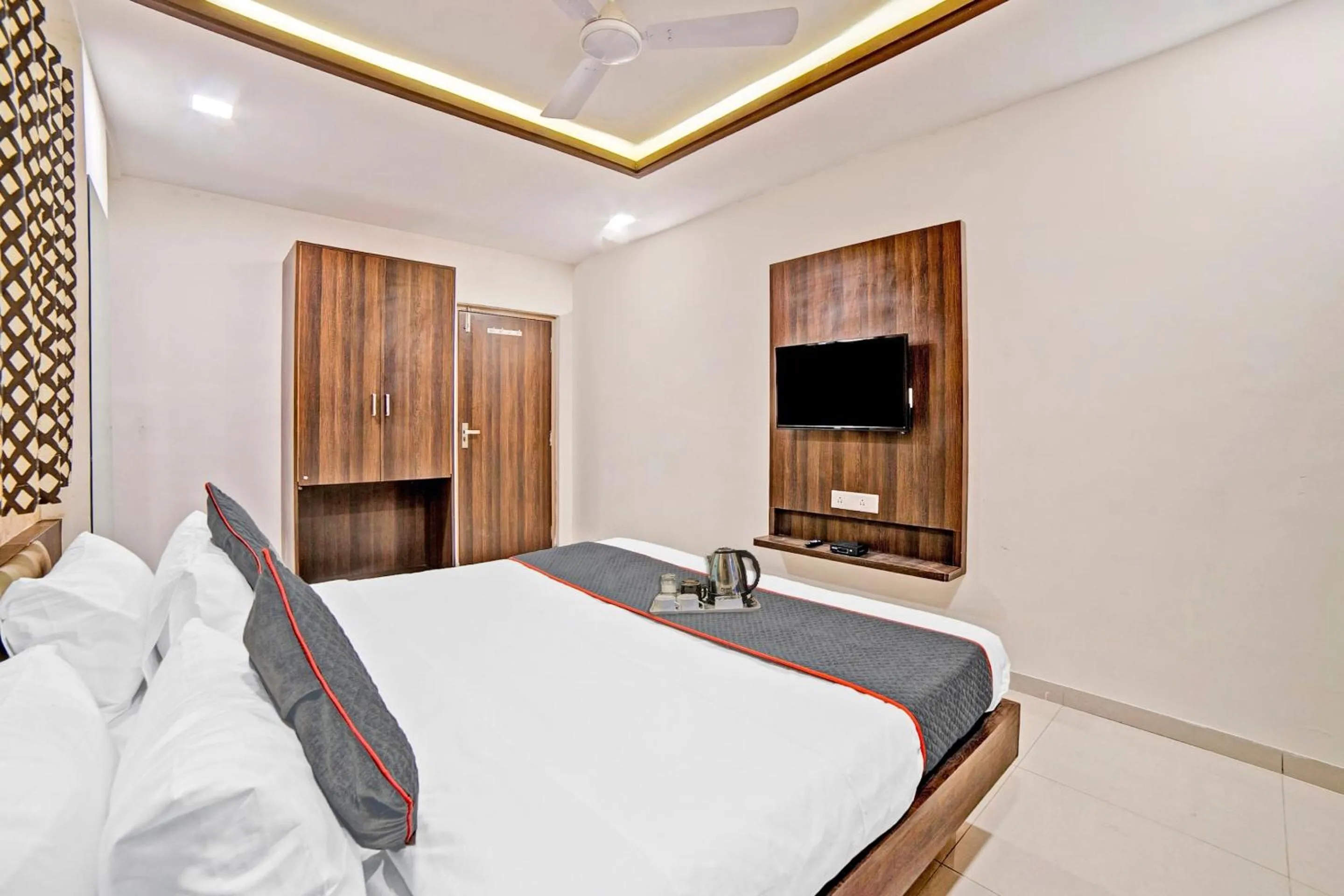 Bedroom, Bed in Super Townhouse Tulip