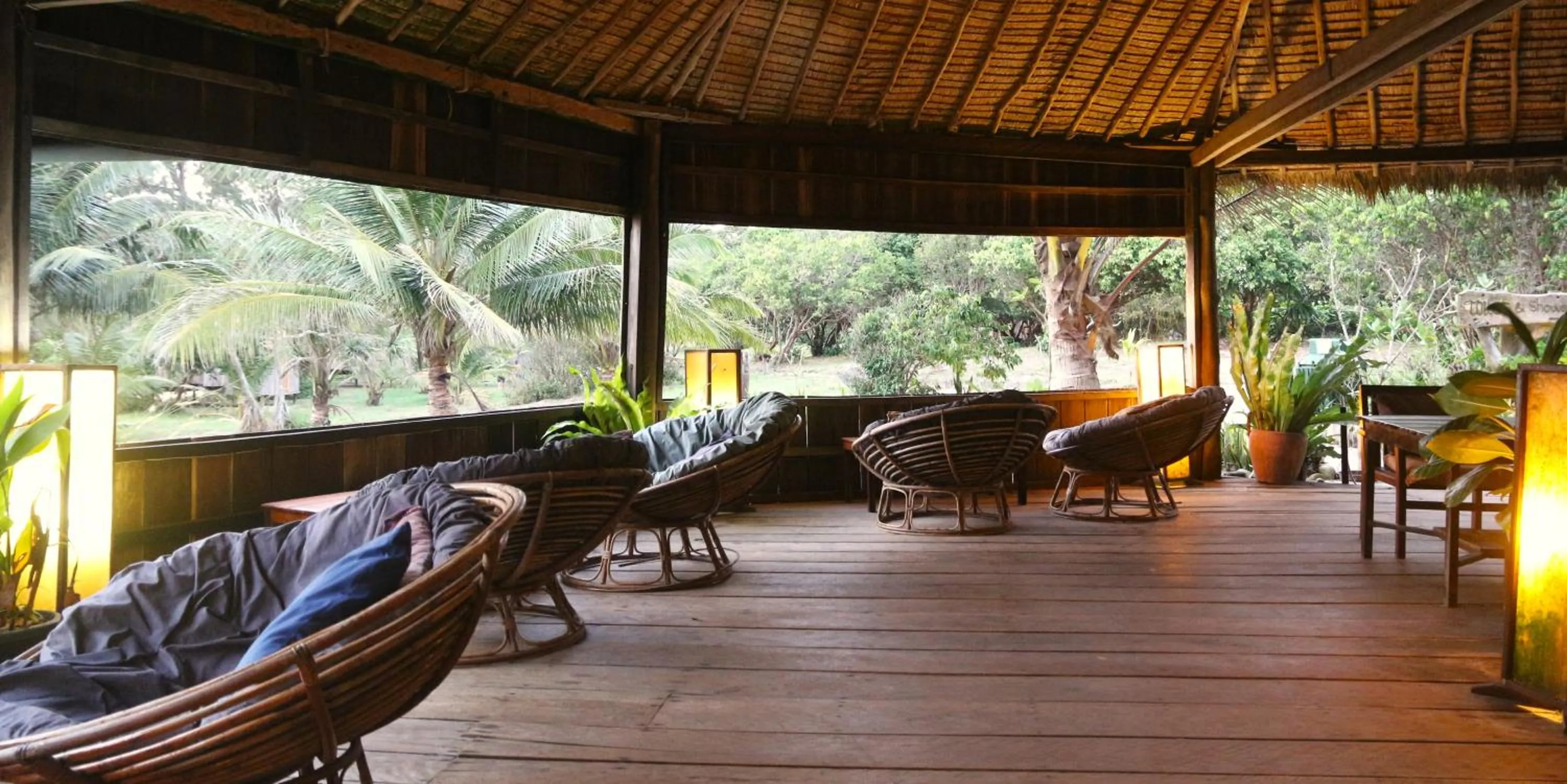 Restaurant/places to eat in Lazy Beach