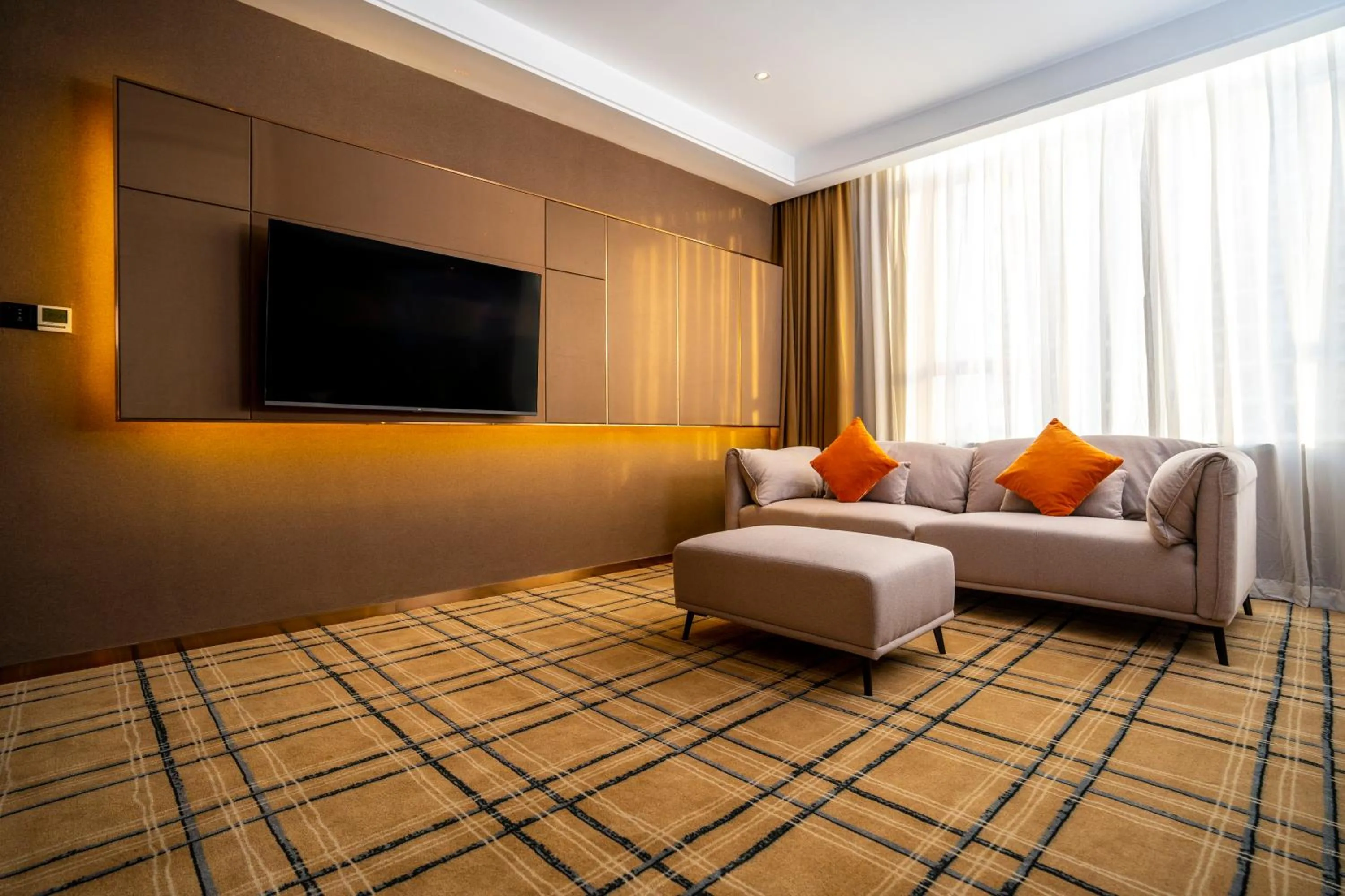 Living room, Bed in OCEAN HOTEL