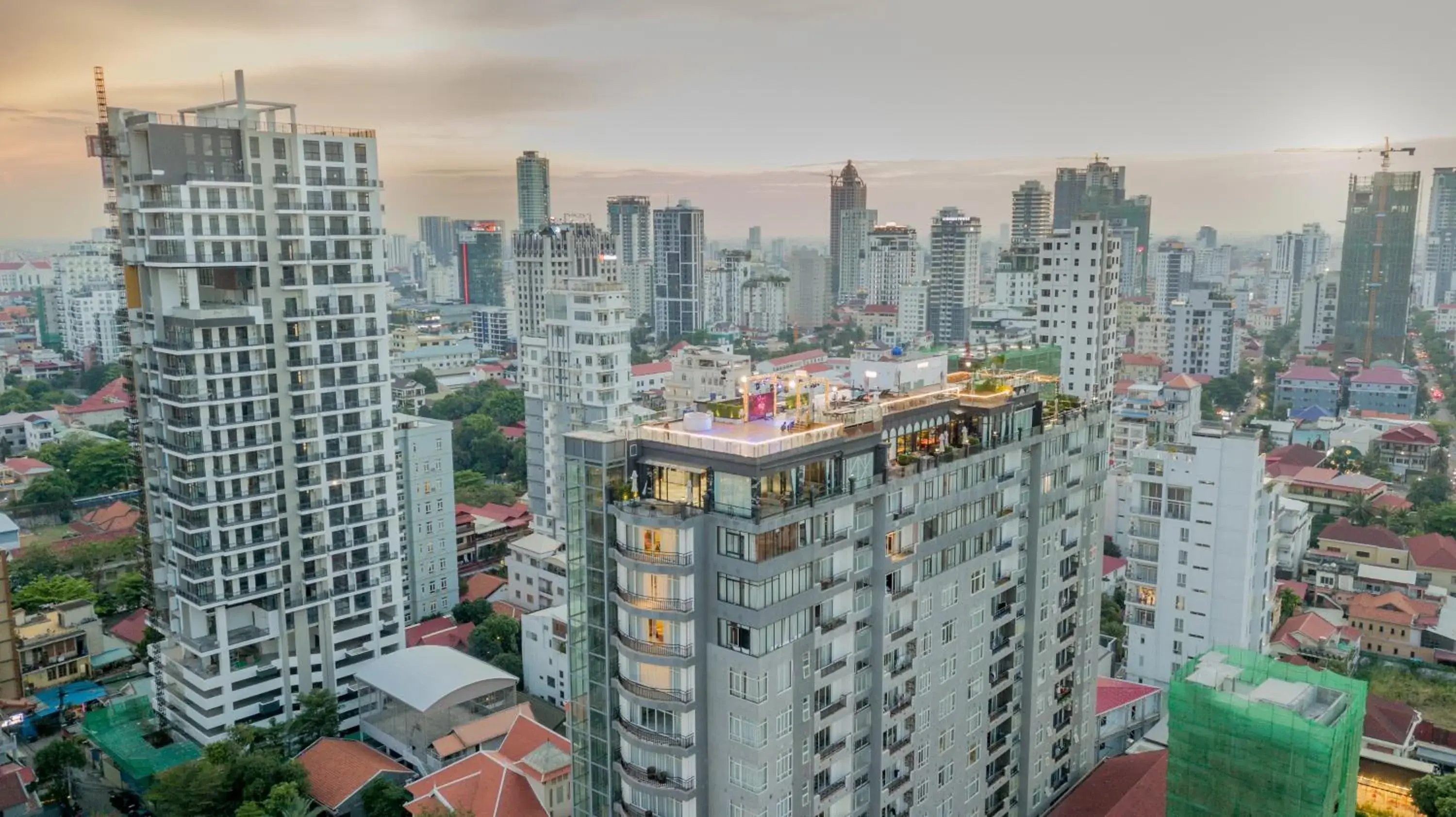 Property building in OCEAN HOTEL Property building in OCEAN HOTEL