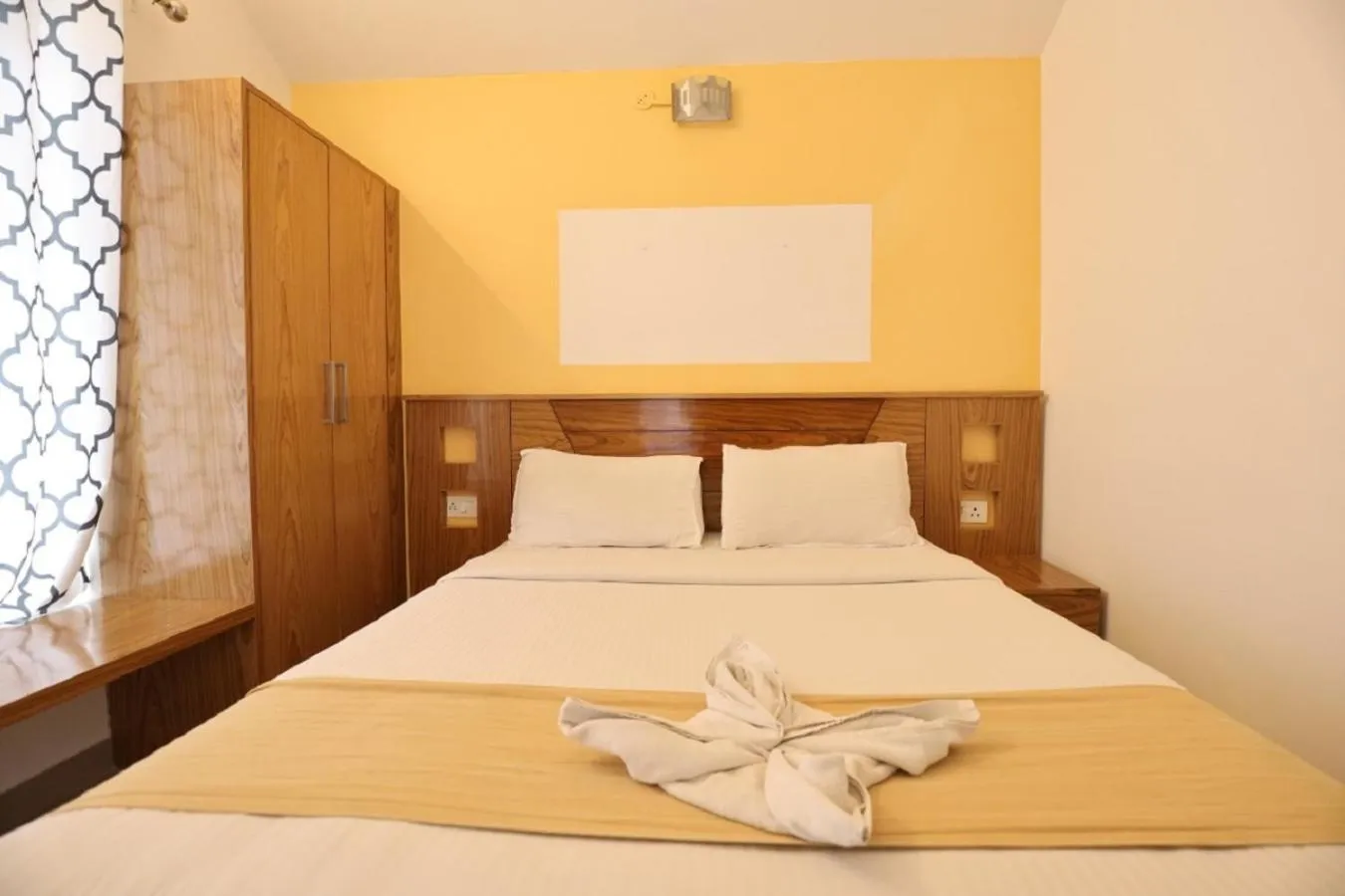 Bed in Coastal Grand Resort - Ooty