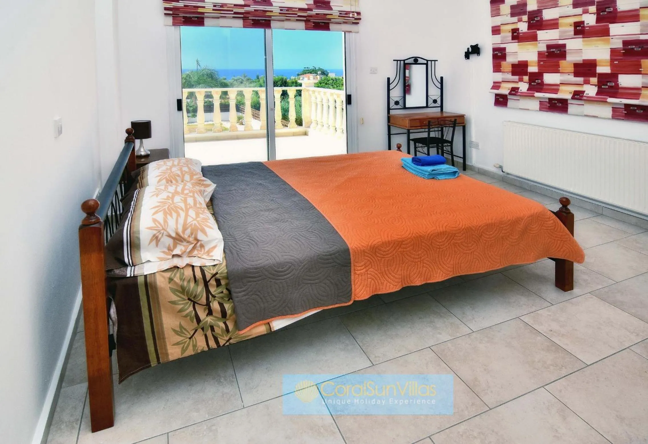 Bed in Villa 200m To The Coral Bay Strip, Large Pool