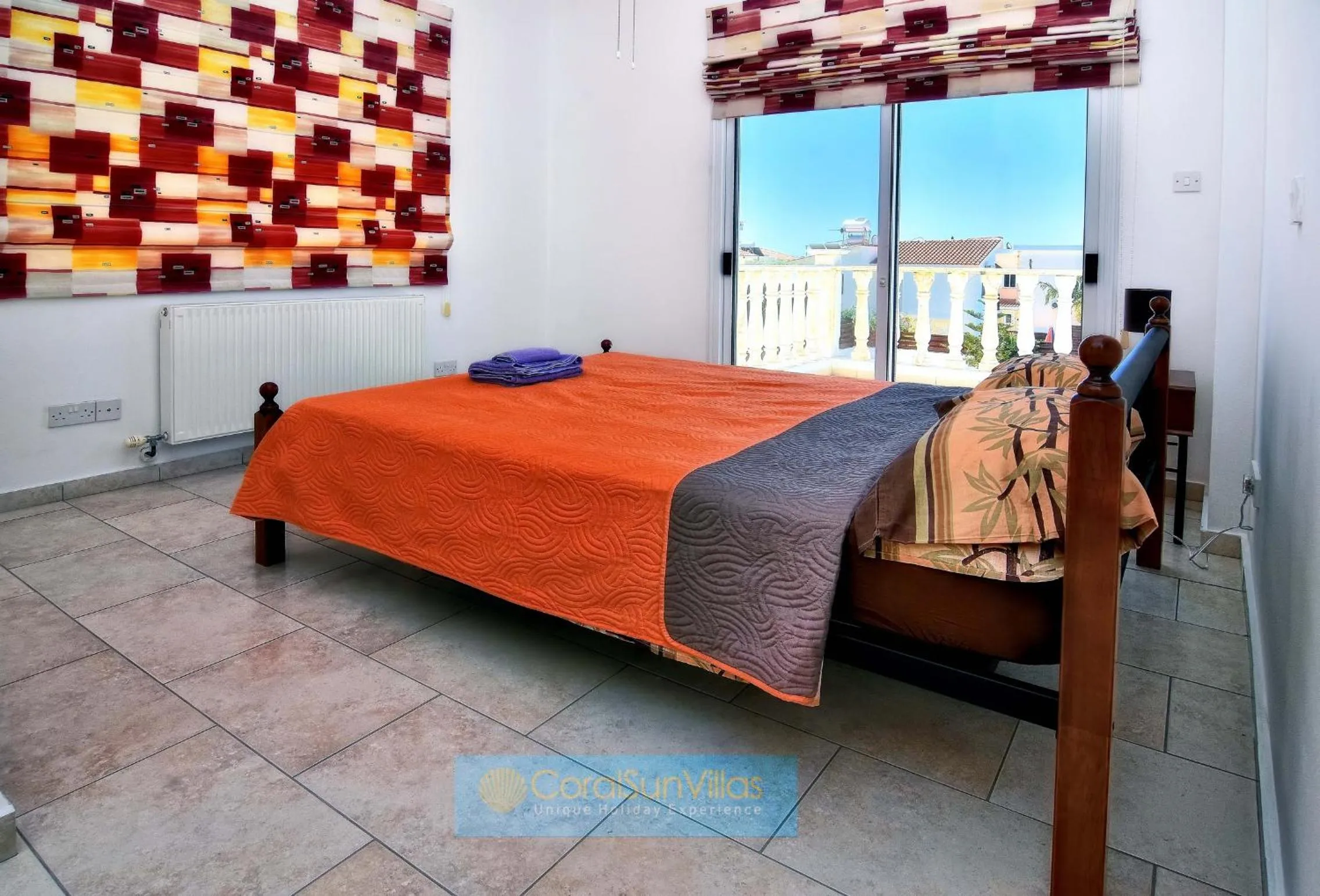 Bed in Villa 200m To The Coral Bay Strip, Large Pool