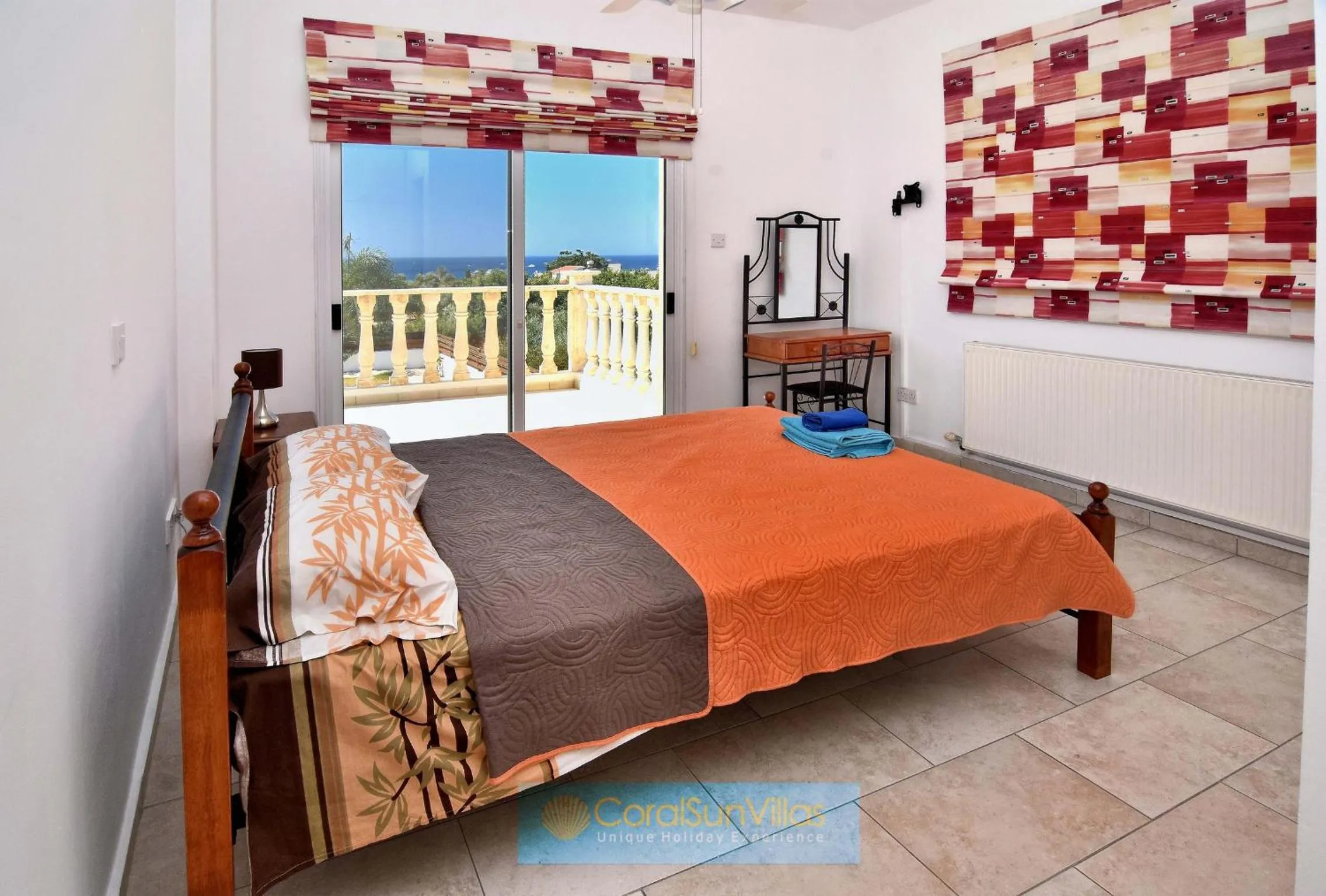 Bed in Villa 200m To The Coral Bay Strip, Large Pool