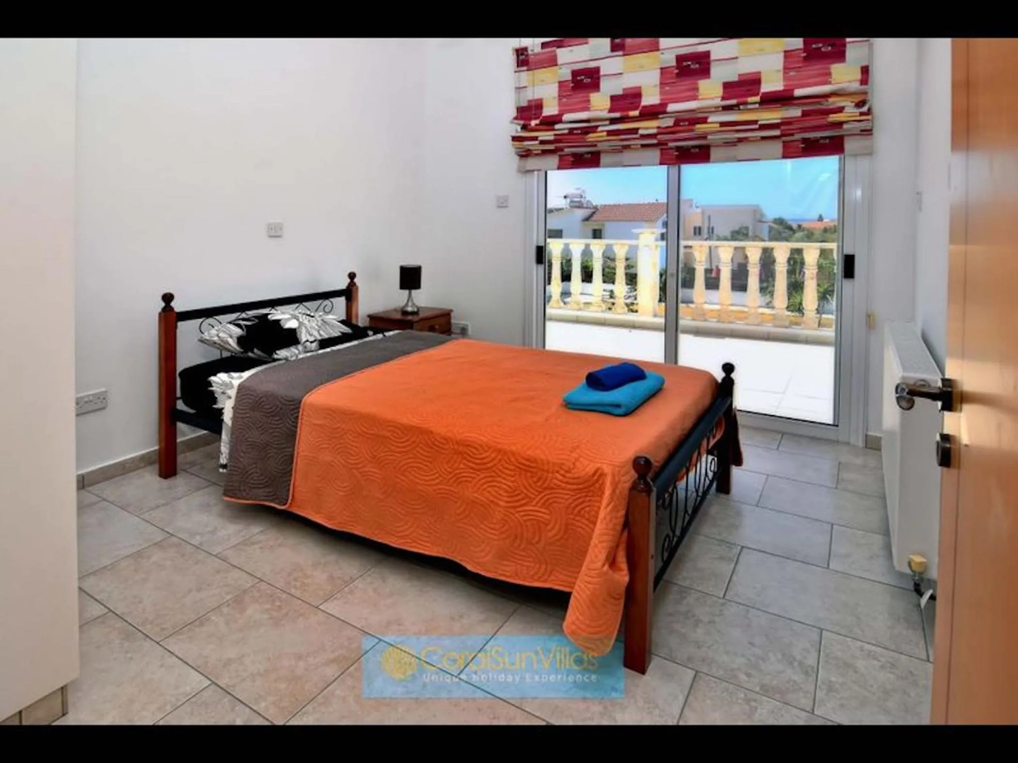 Bed in Villa 200m To The Coral Bay Strip, Large Pool