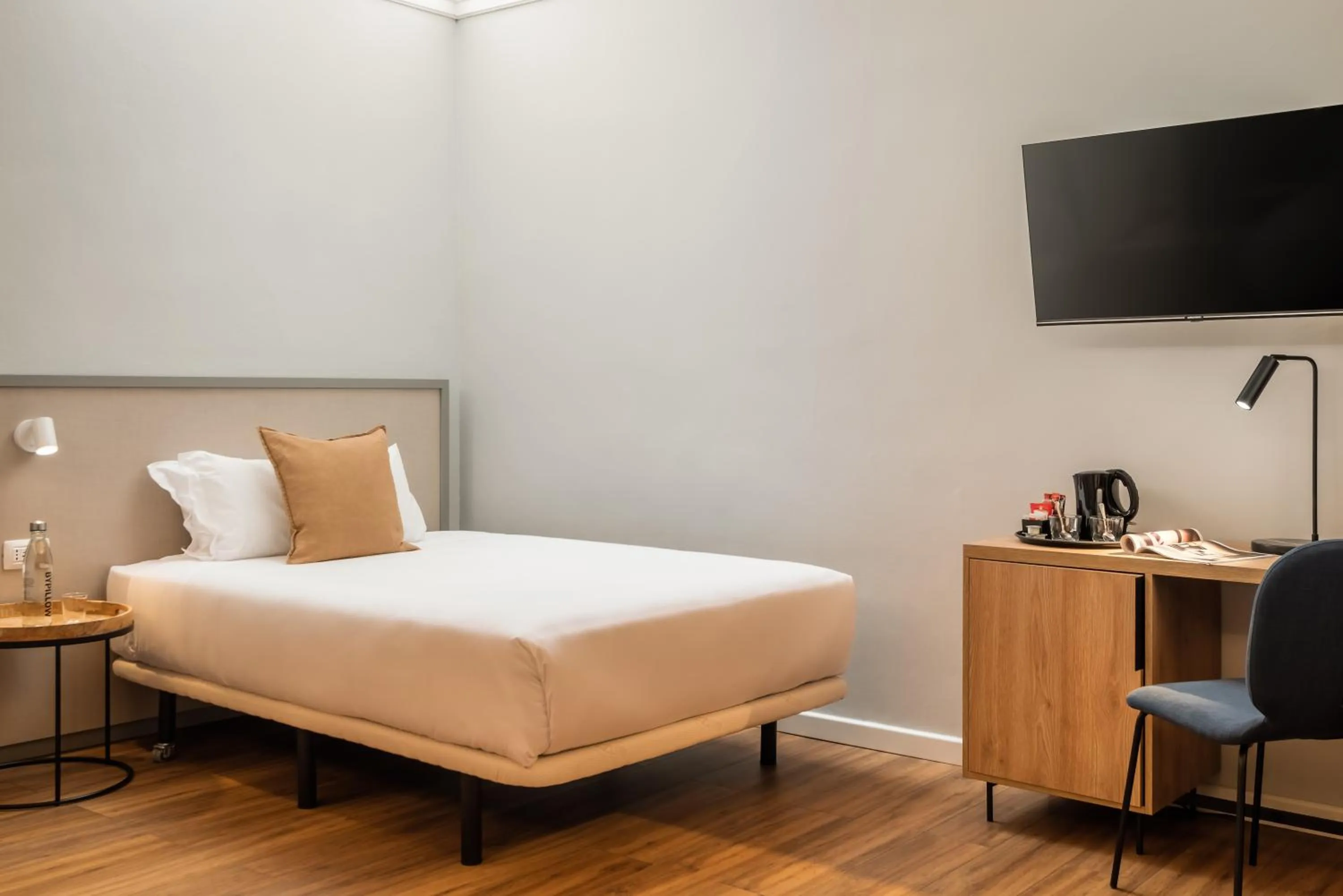 Bed in BYPILLOW Goldoni