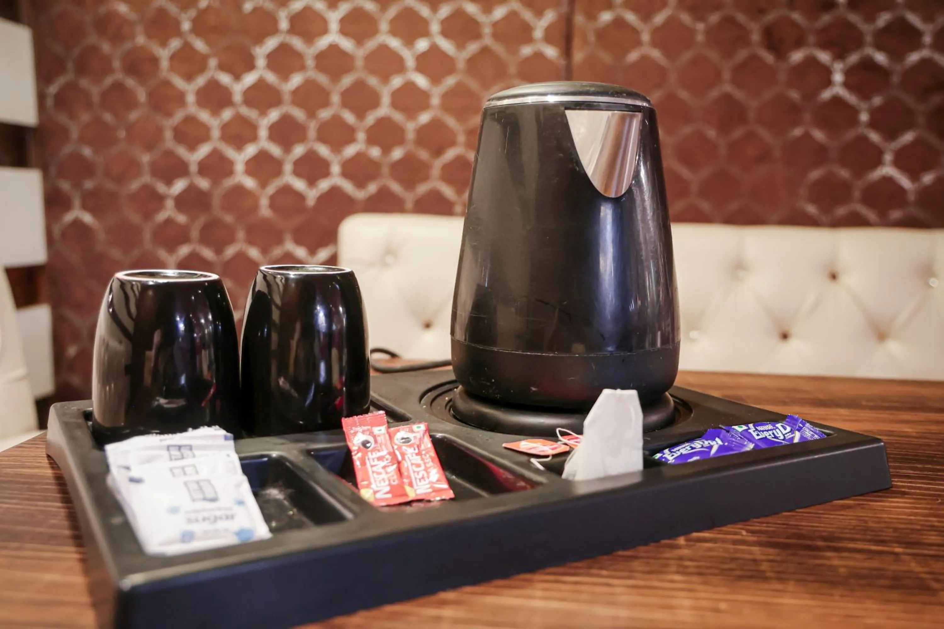 Hotel The Leaf - Gomti Nagar Lucknow