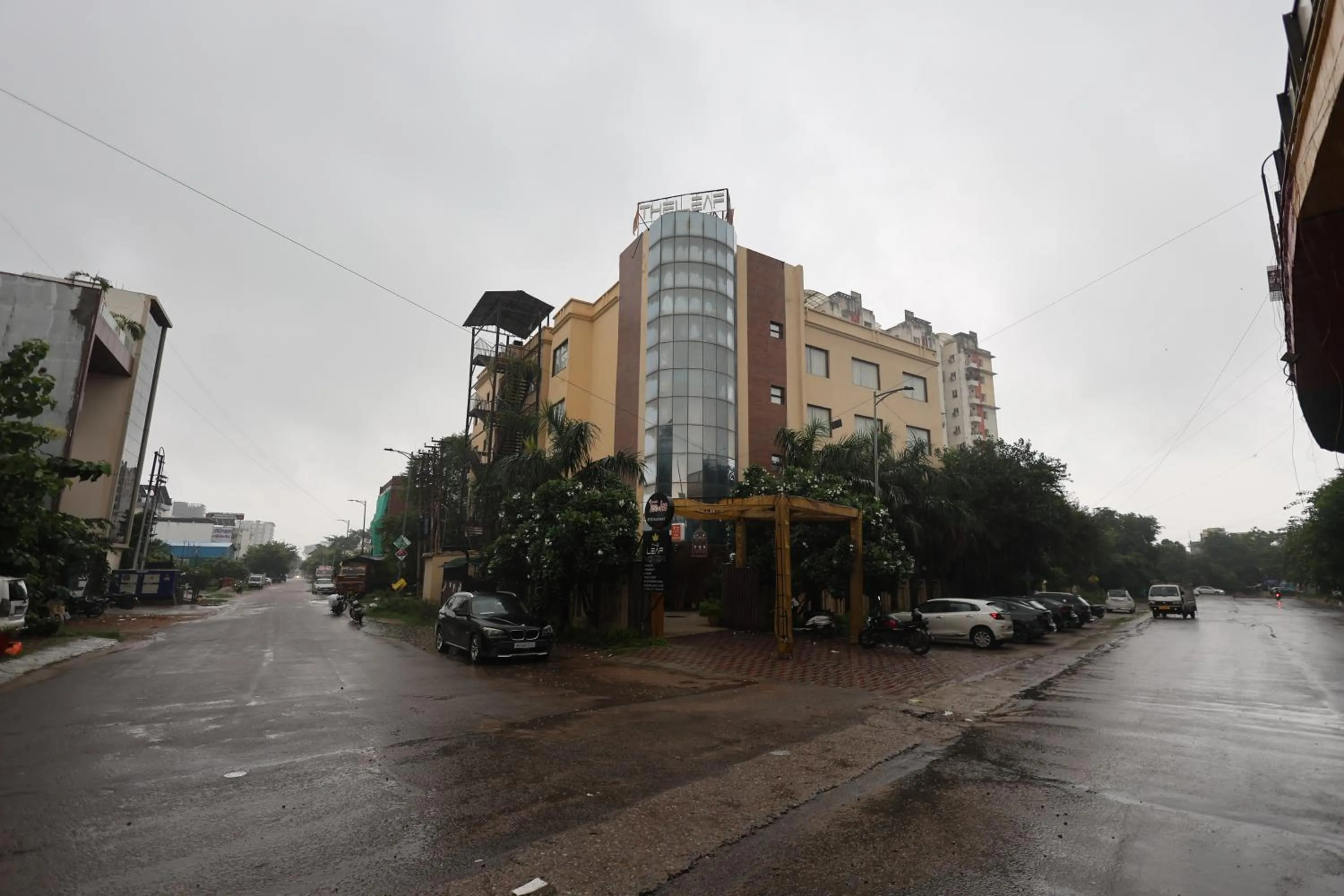 Hotel The Leaf - Gomti Nagar Lucknow