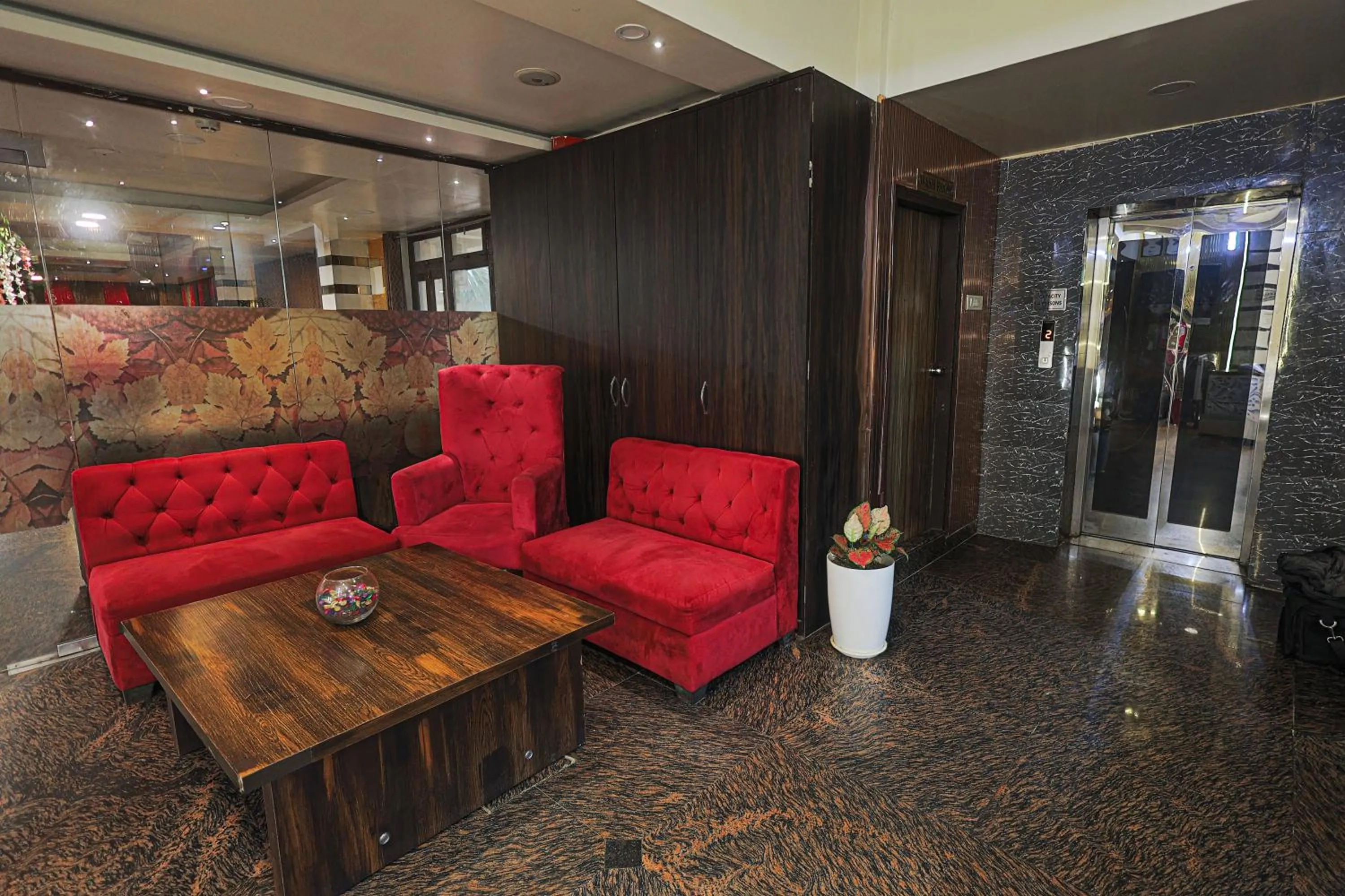 Hotel The Leaf - Gomti Nagar Lucknow