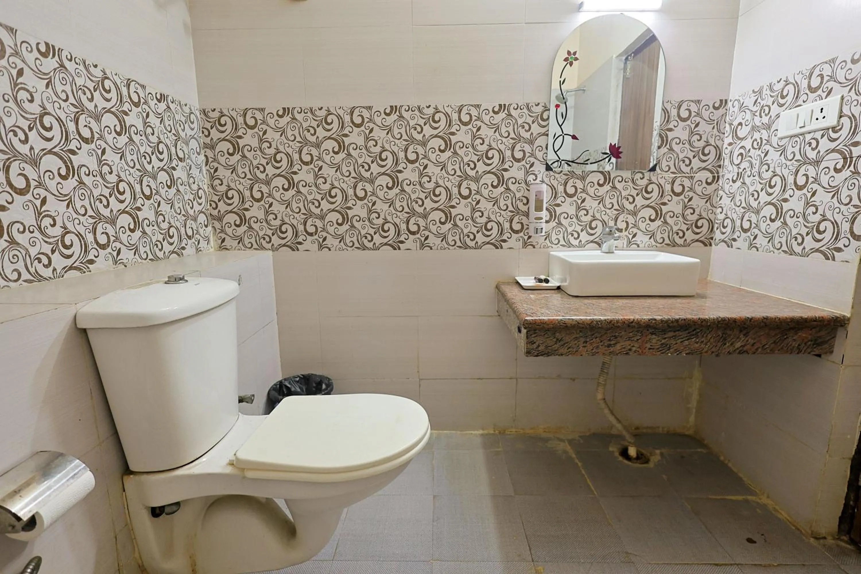 Hotel The Leaf - Gomti Nagar Lucknow