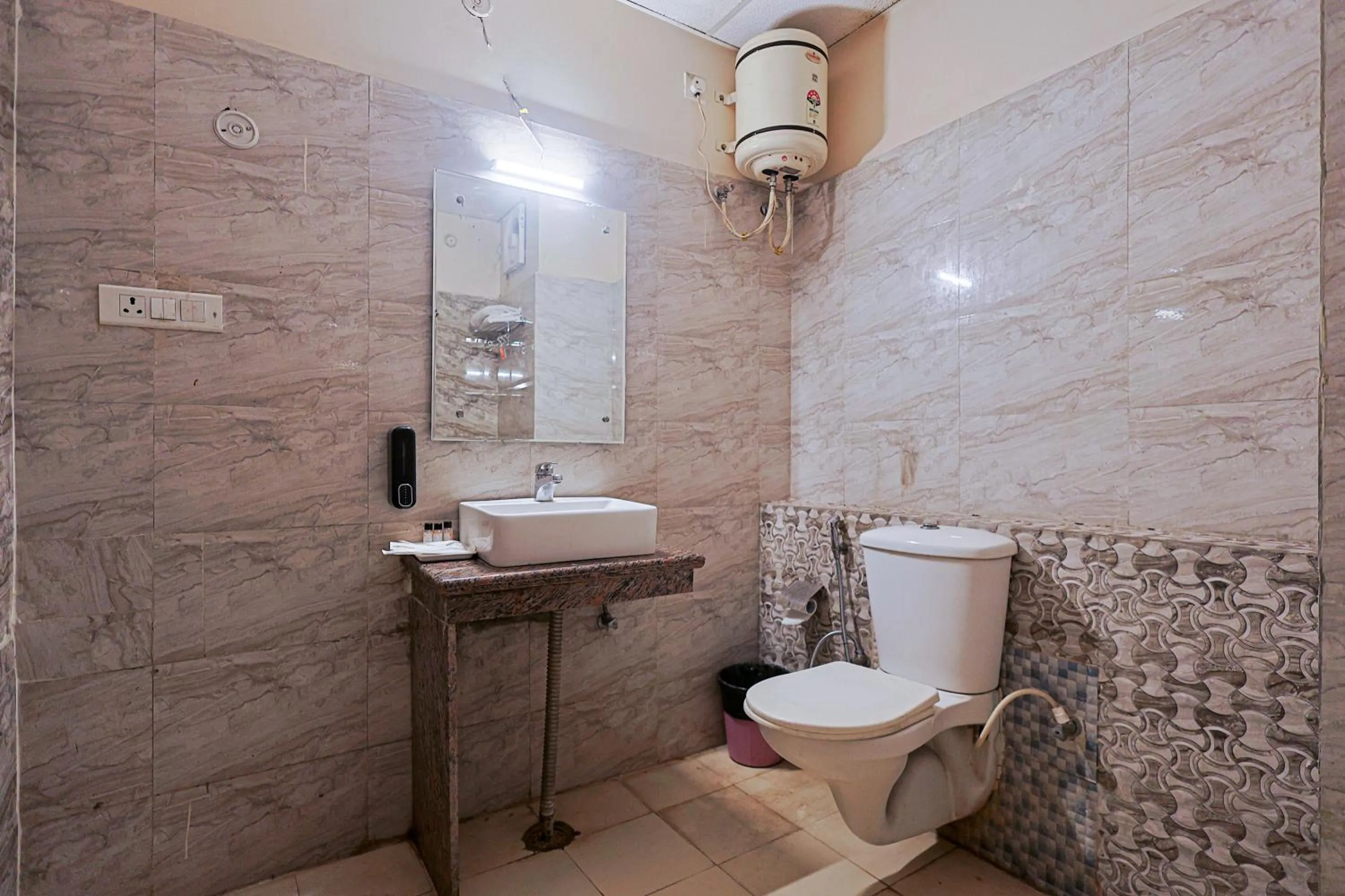 Hotel The Leaf - Gomti Nagar Lucknow