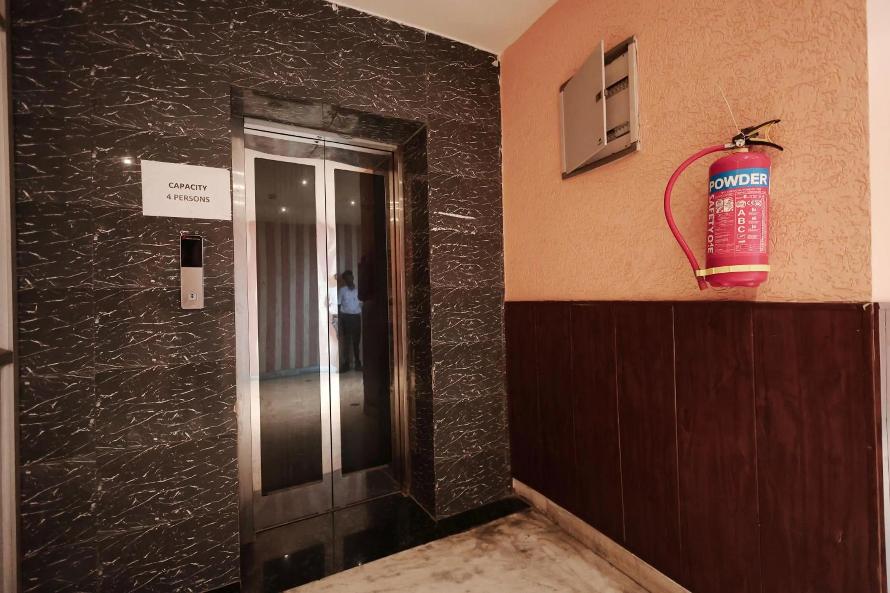 Hotel The Leaf - Gomti Nagar Lucknow