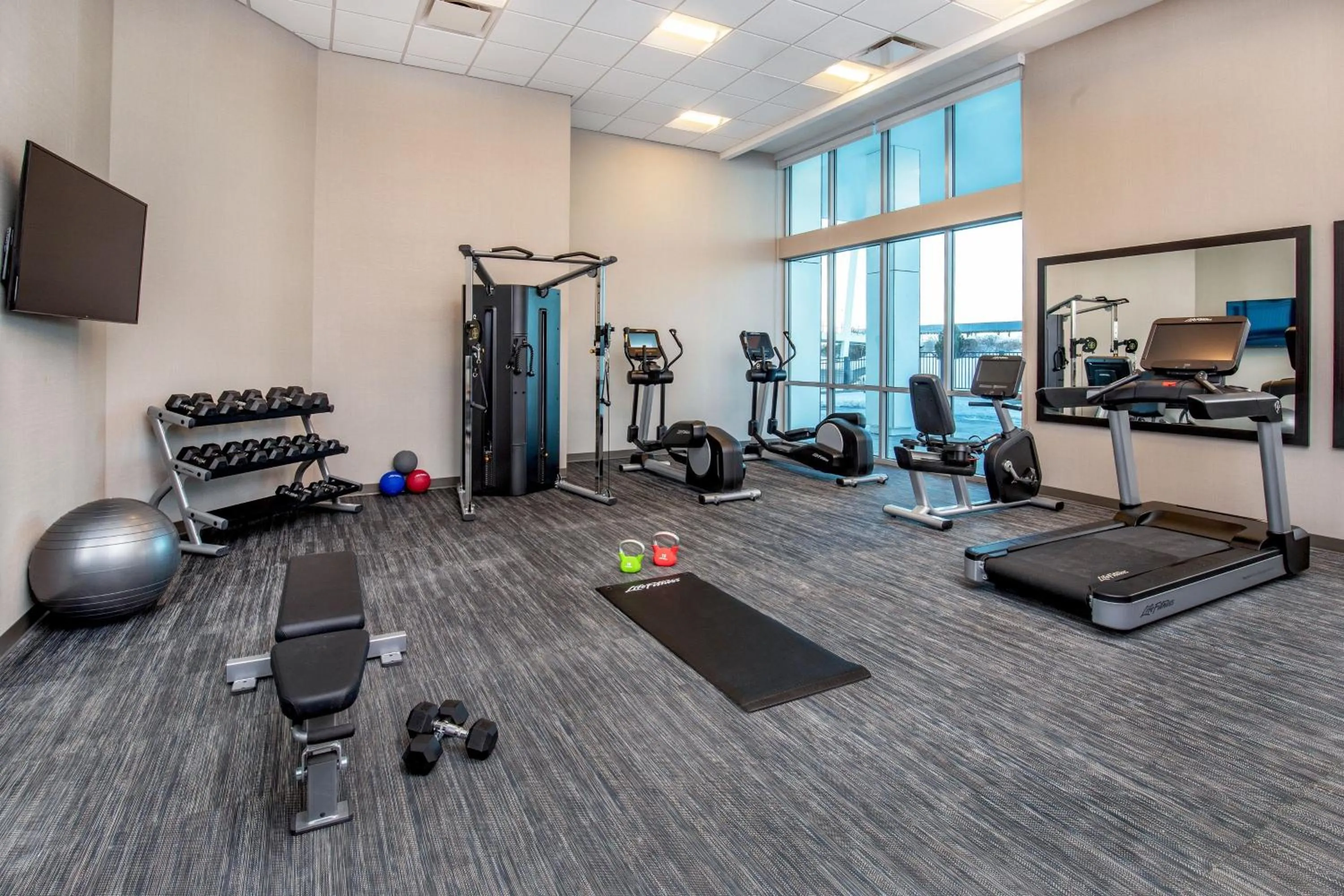 Fitness centre/facilities in SpringHill Suites by Marriott Boston Logan Airport Revere Beach