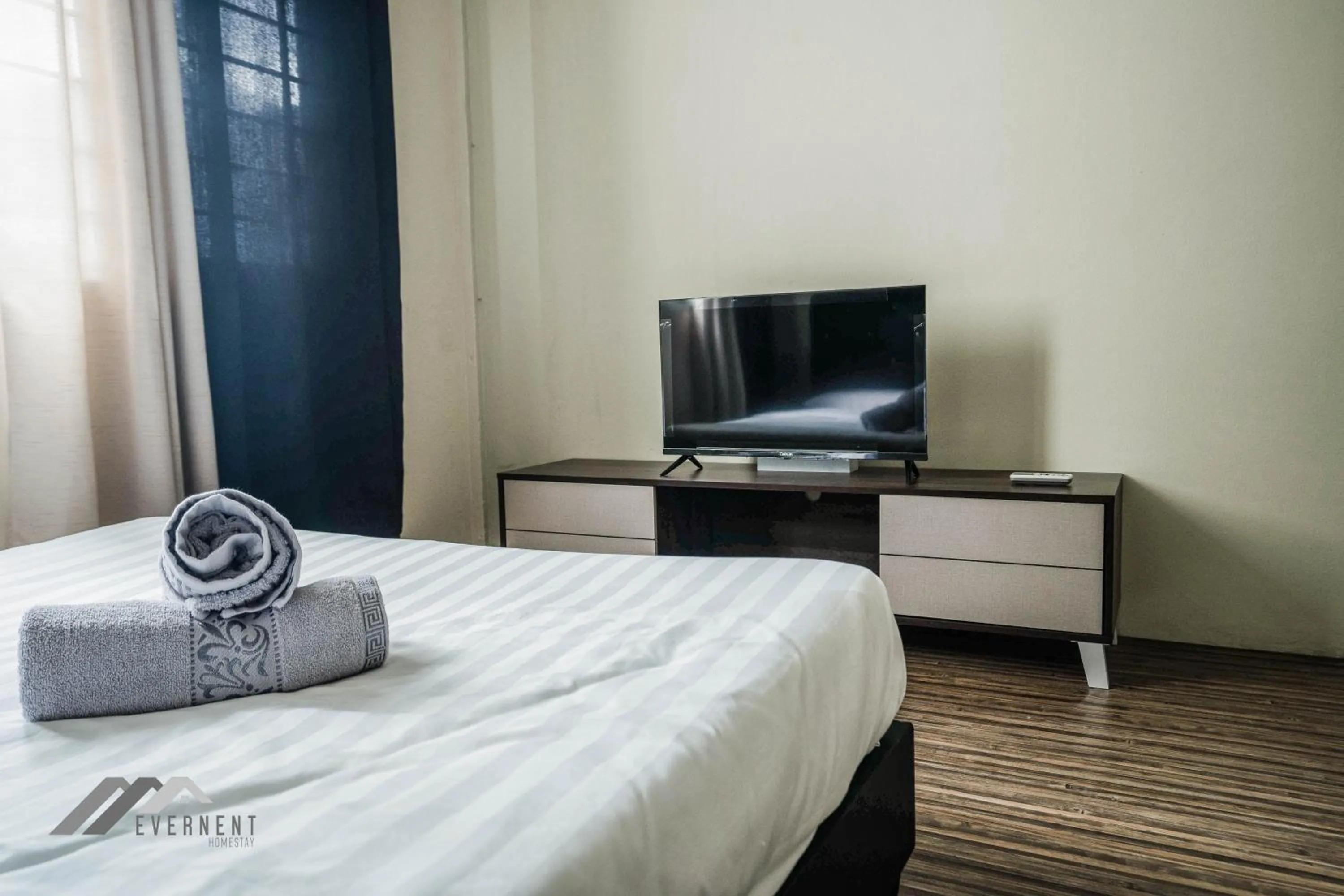 TV and multimedia in Permaisuri Homestay by Evernent