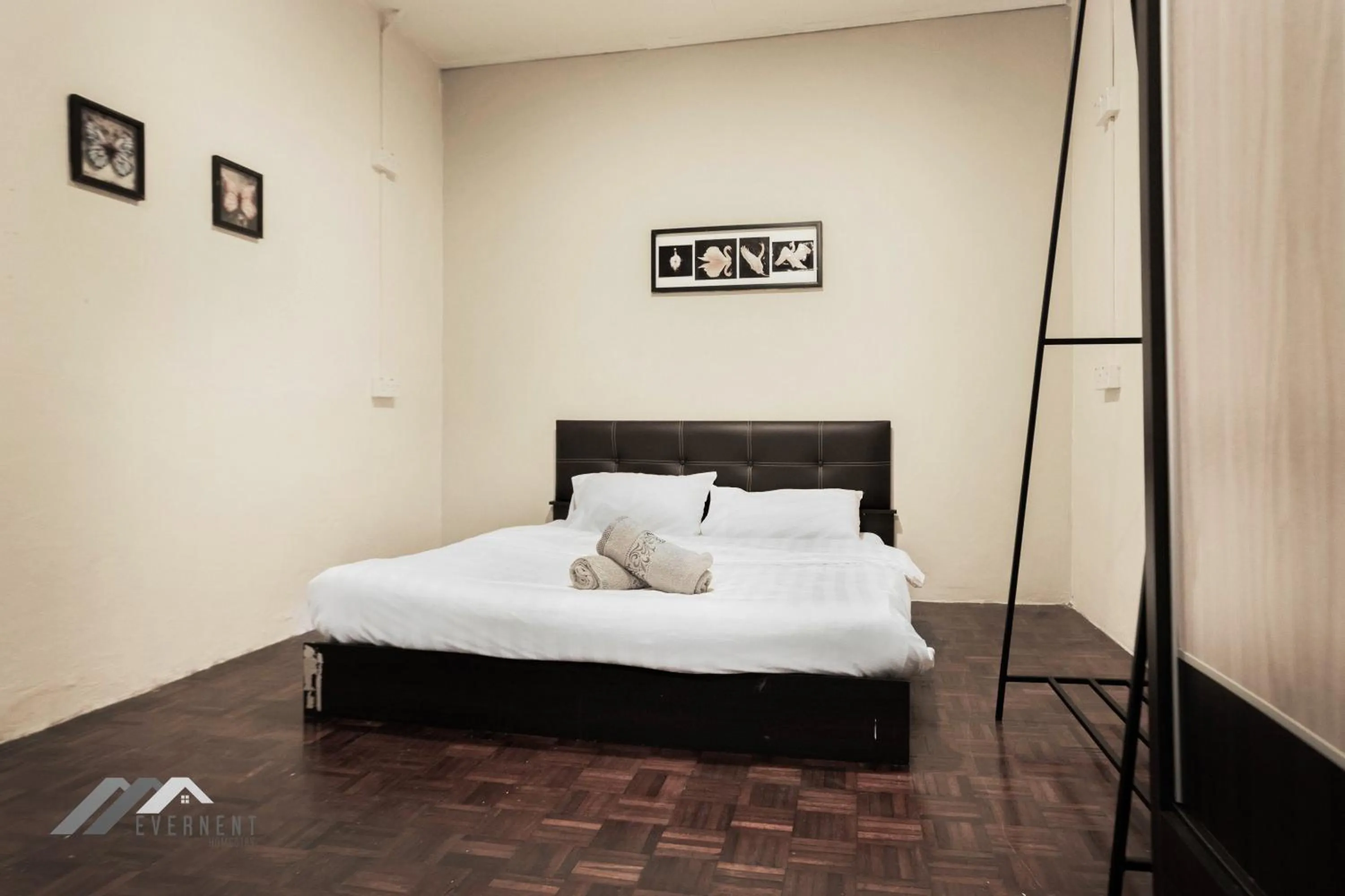 Bed in Permaisuri Homestay by Evernent