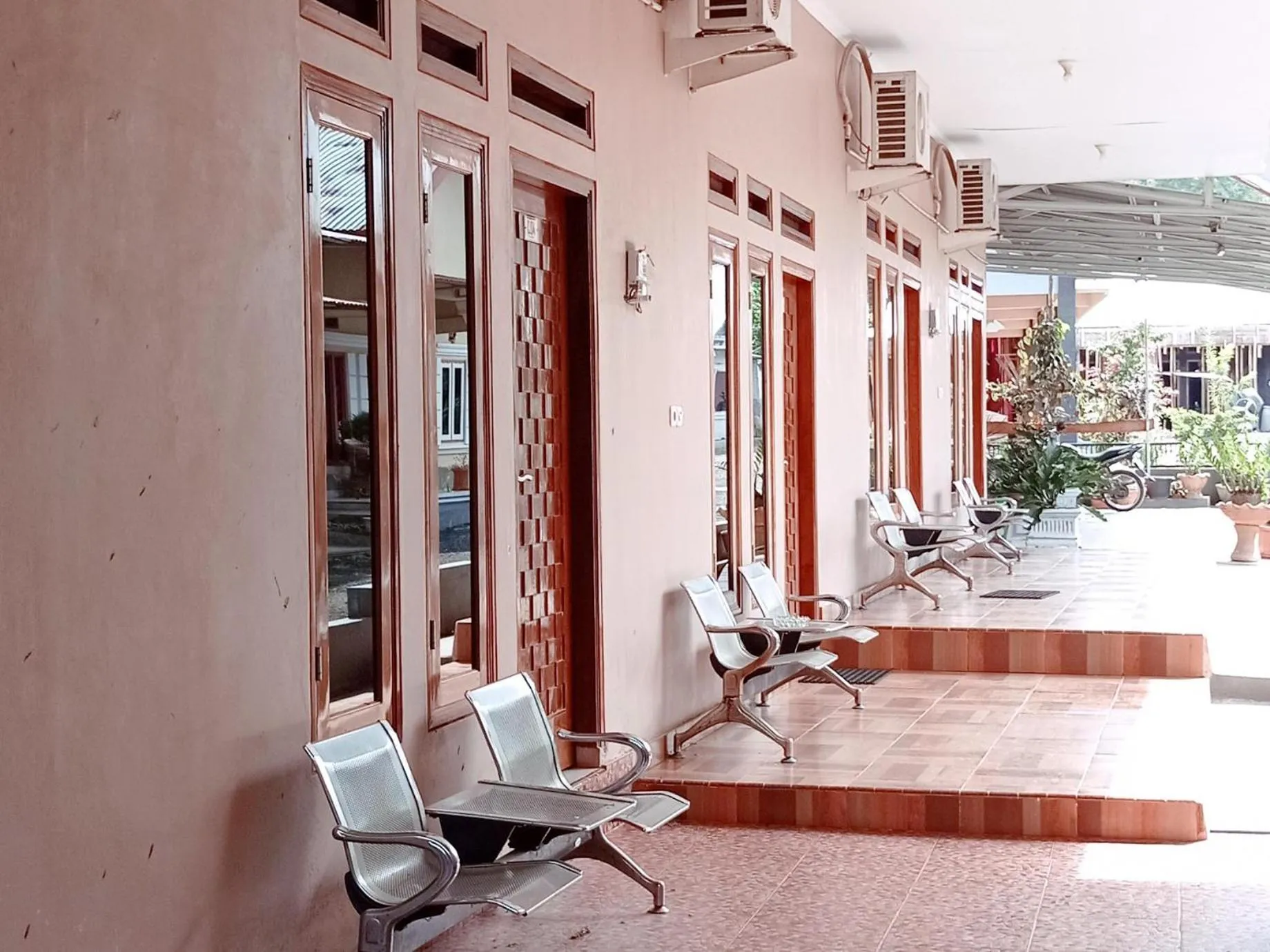 Patio in RedDoorz Syariah Near Danau Tes Bengkulu