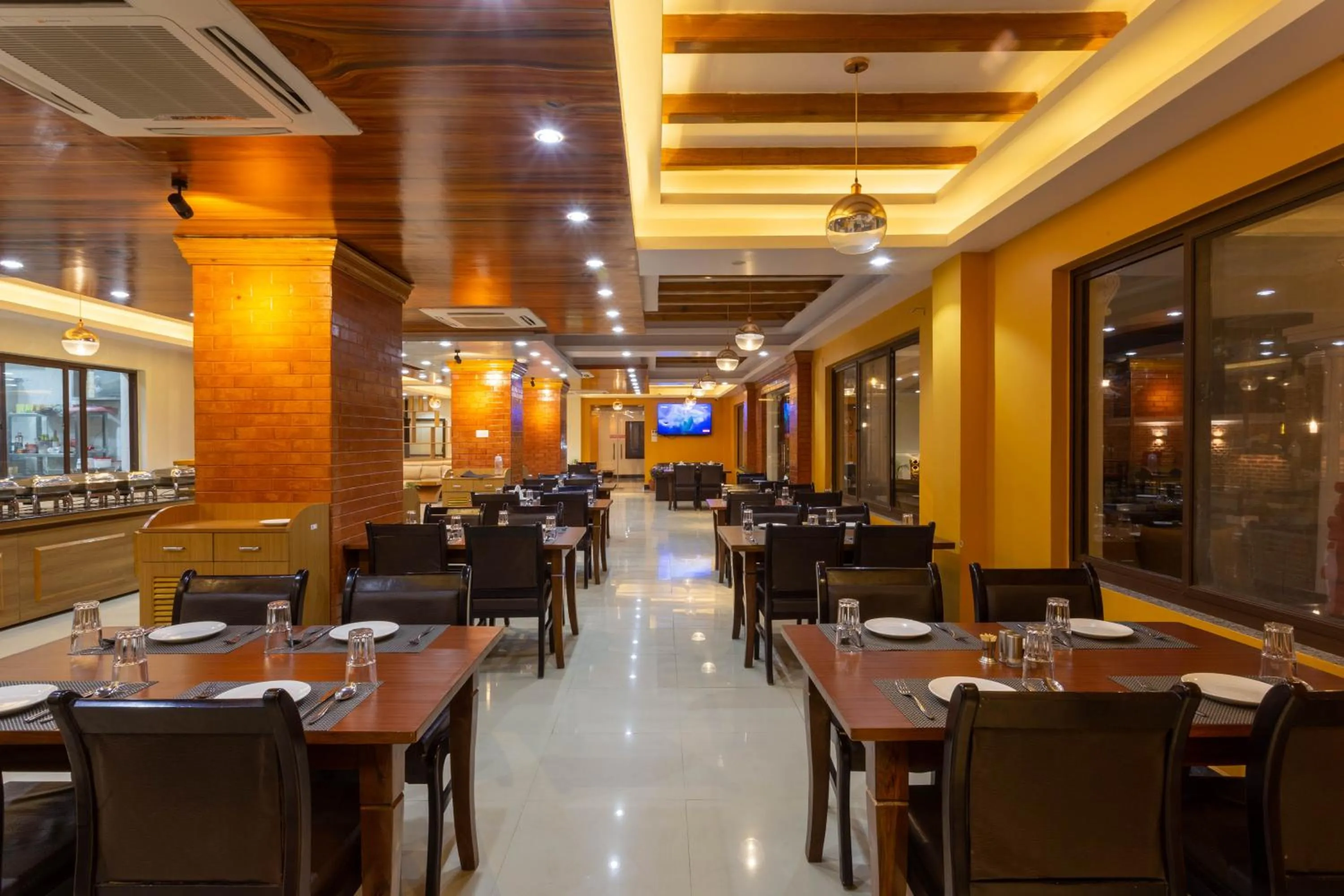 Restaurant/places to eat in Hotel Ghyampe Dada