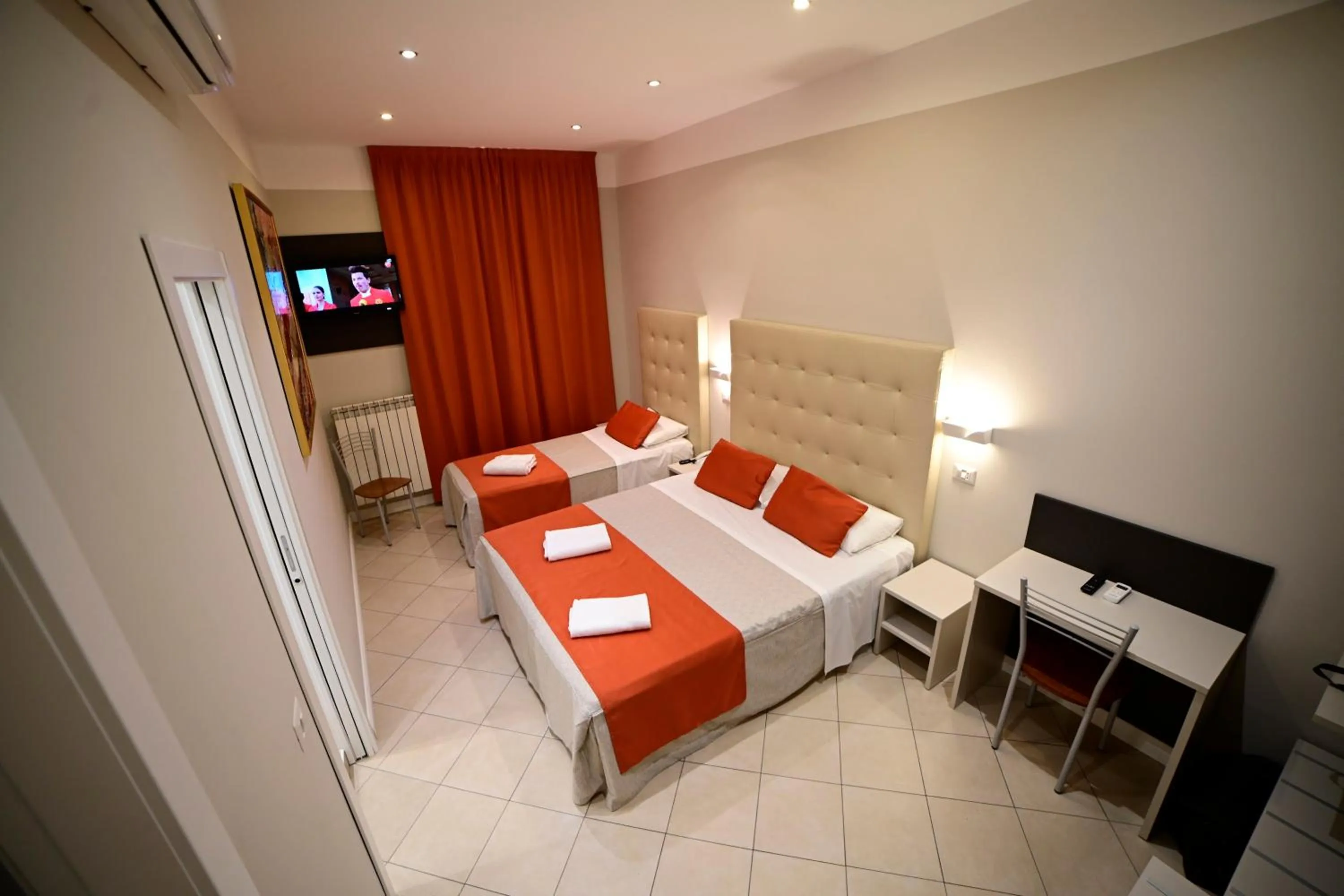 Bedroom, Bed in Hotel Demo'