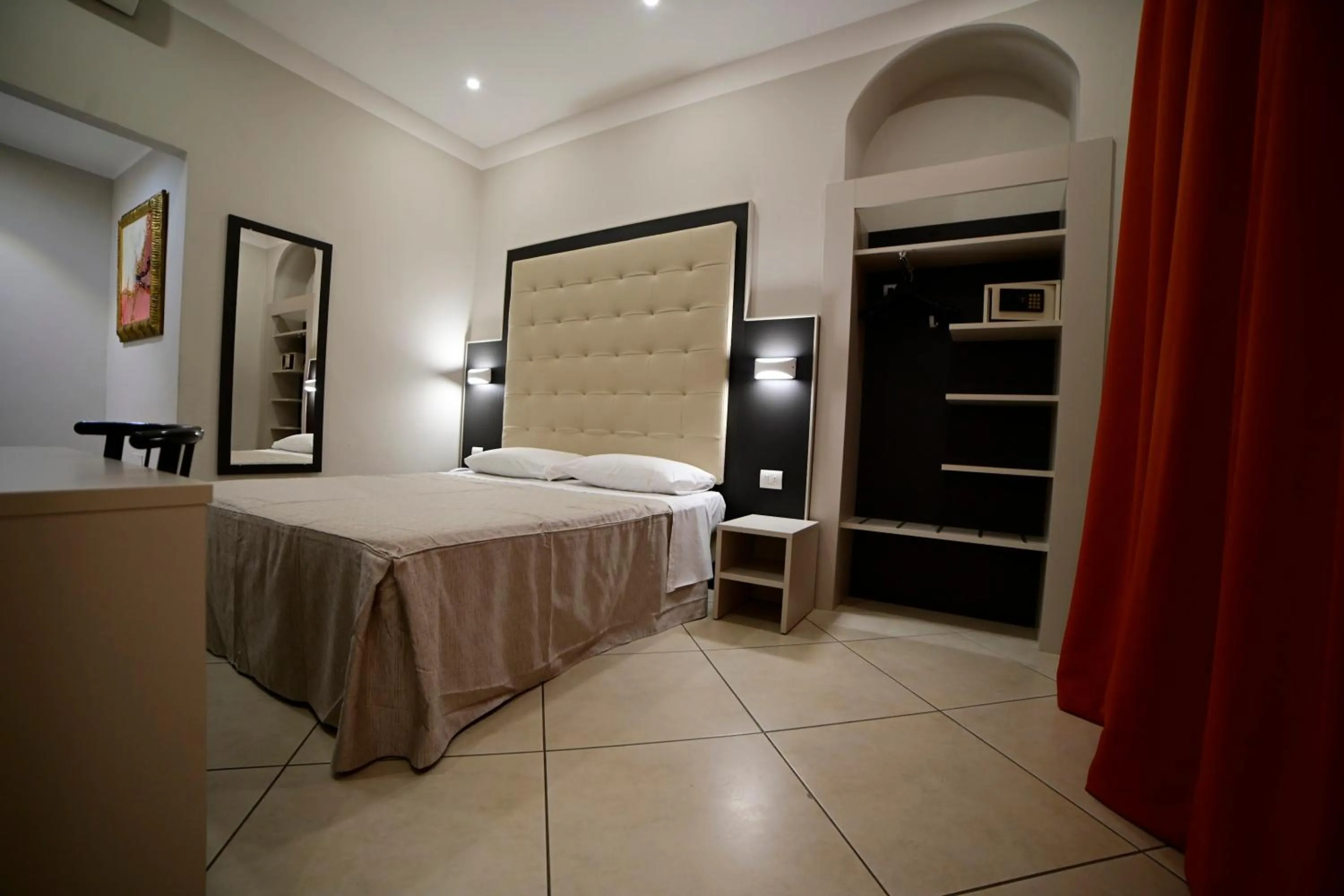 Bedroom, Bed in Hotel Demo'