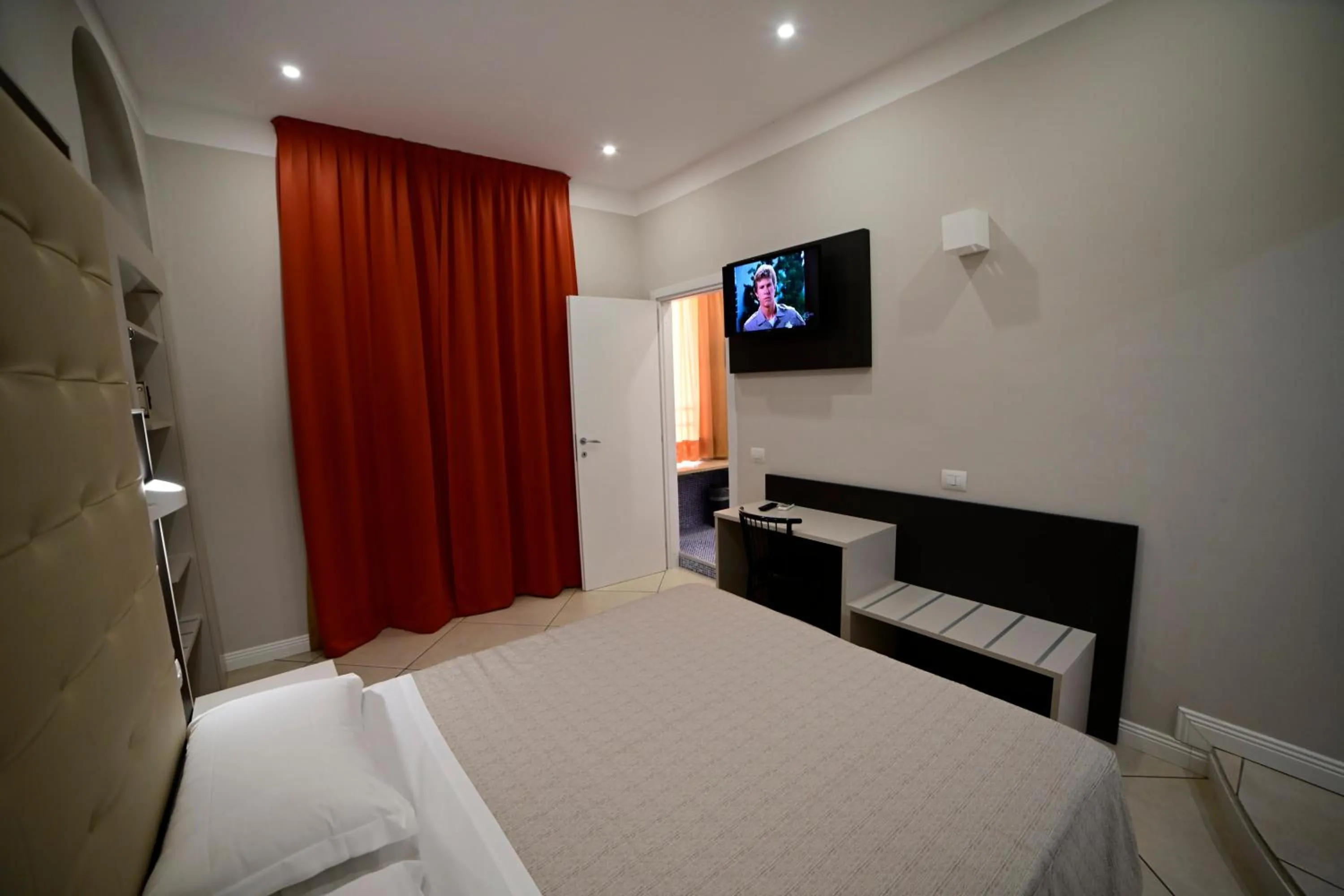 Bedroom, Bed in Hotel Demo'