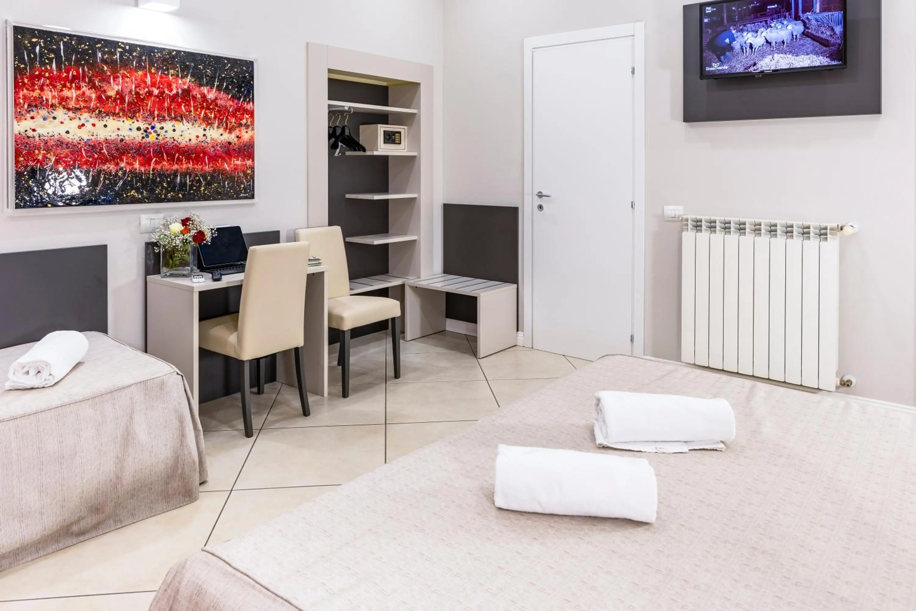 TV and multimedia in Hotel Demo'