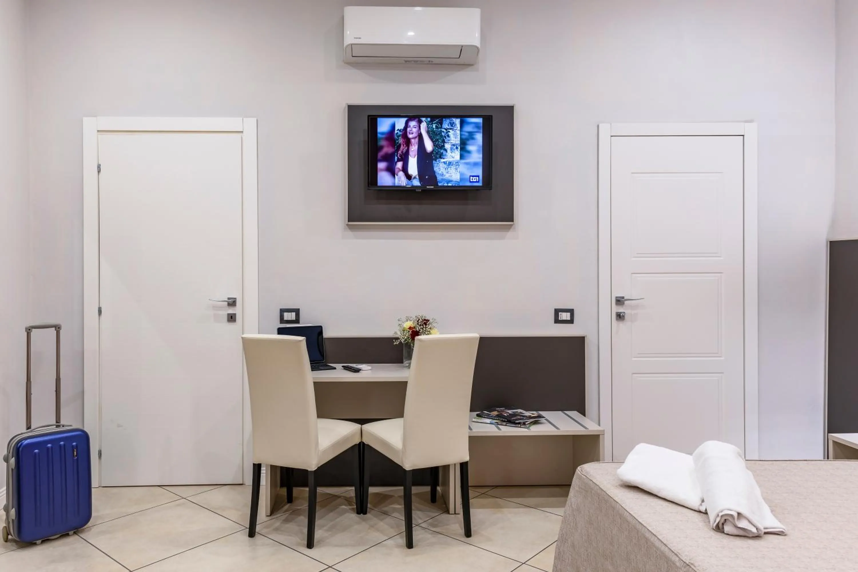 air conditioner in Hotel Demo'