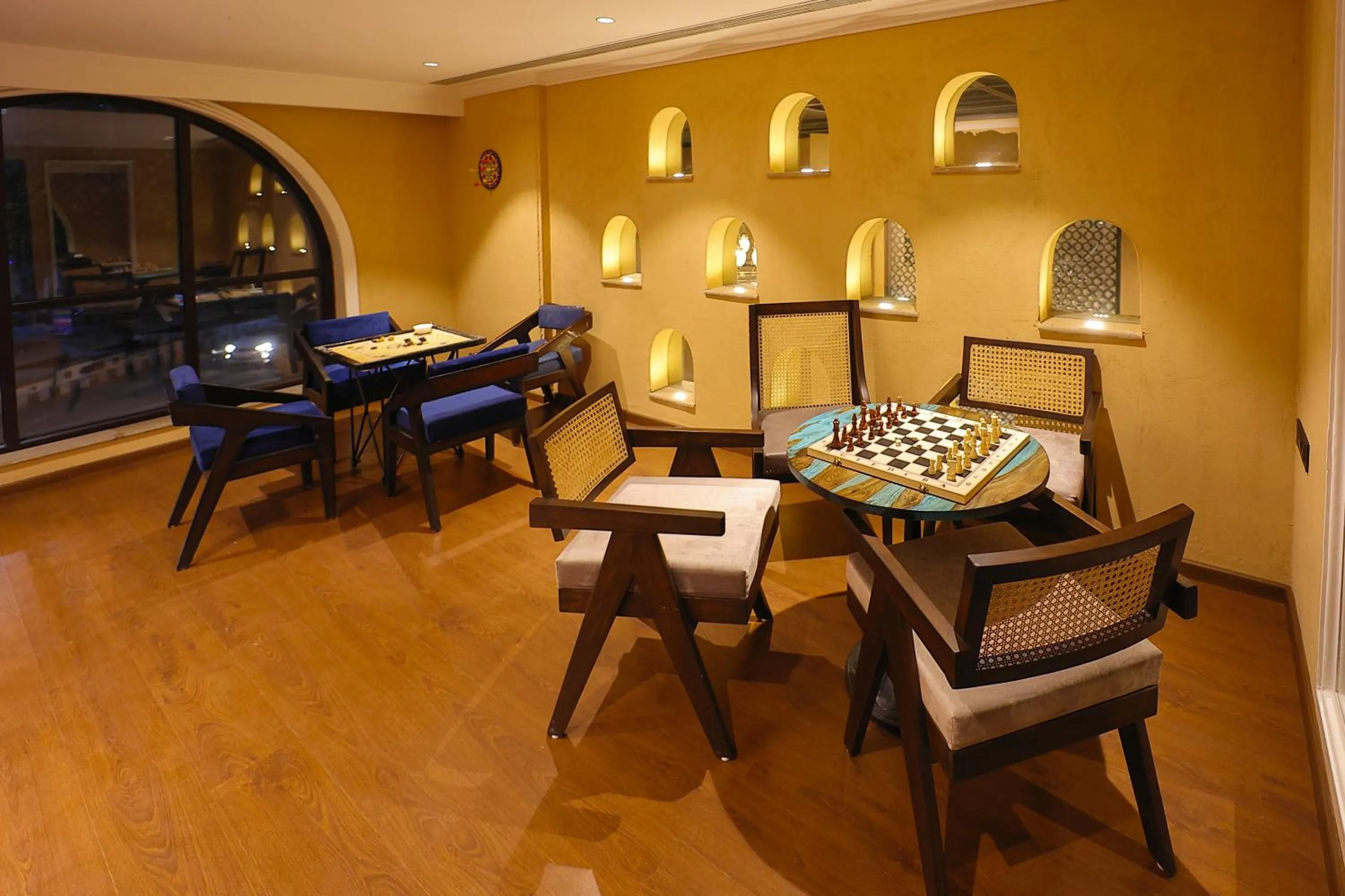 Game Room in Historia Royal