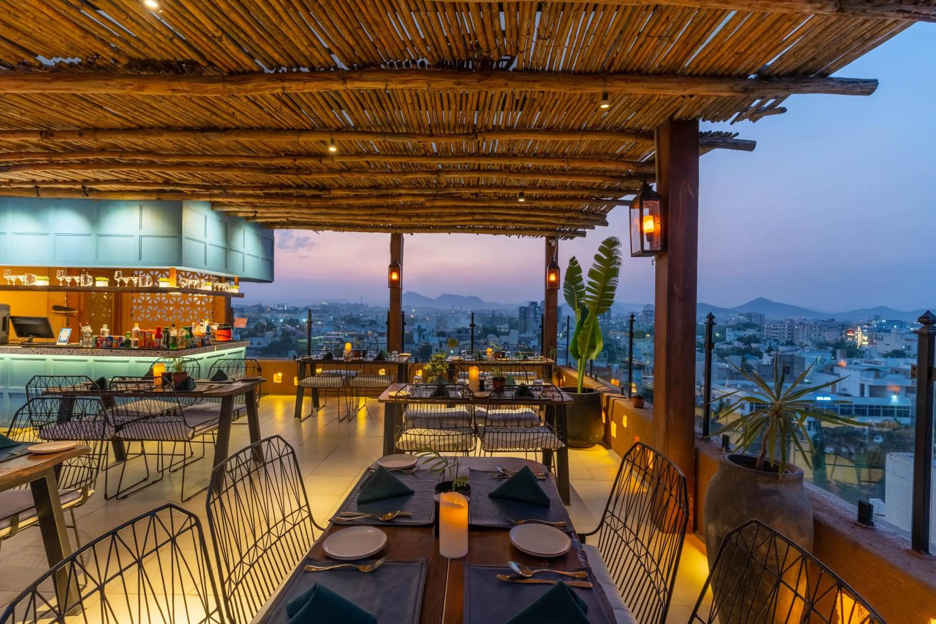 Restaurant/places to eat in Historia Royal