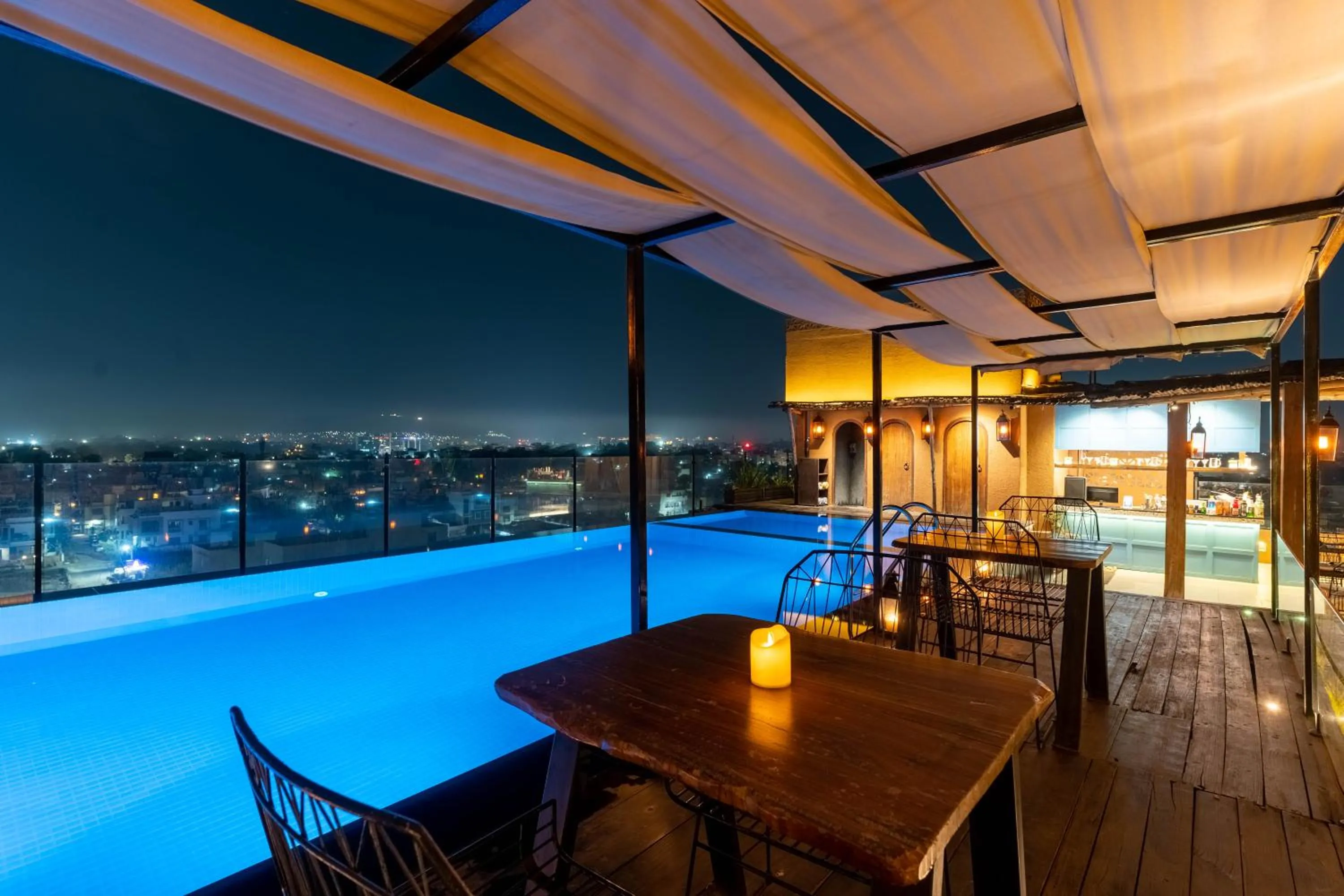 Restaurant/places to eat in Historia Royal