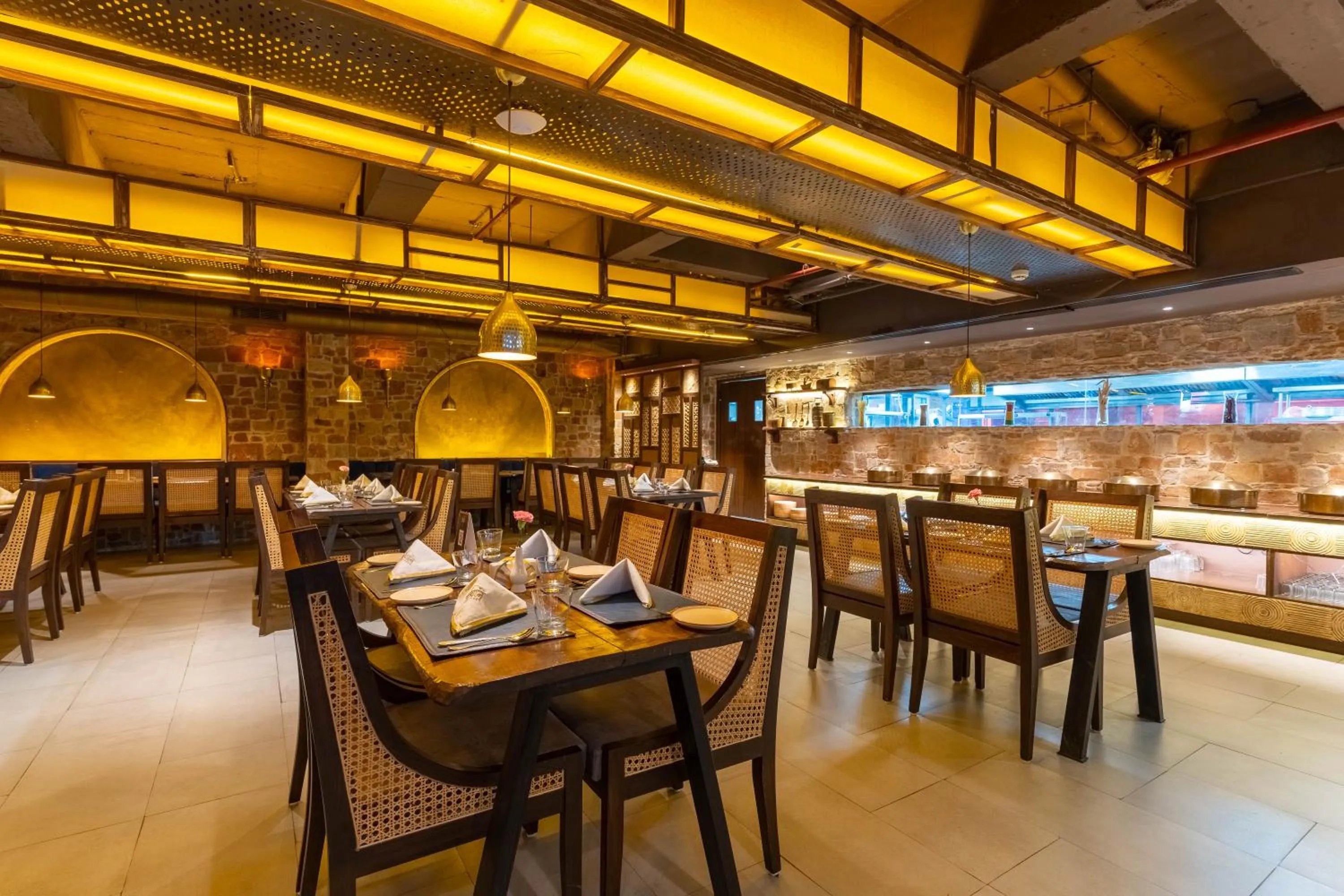 Restaurant/places to eat in Historia Royal