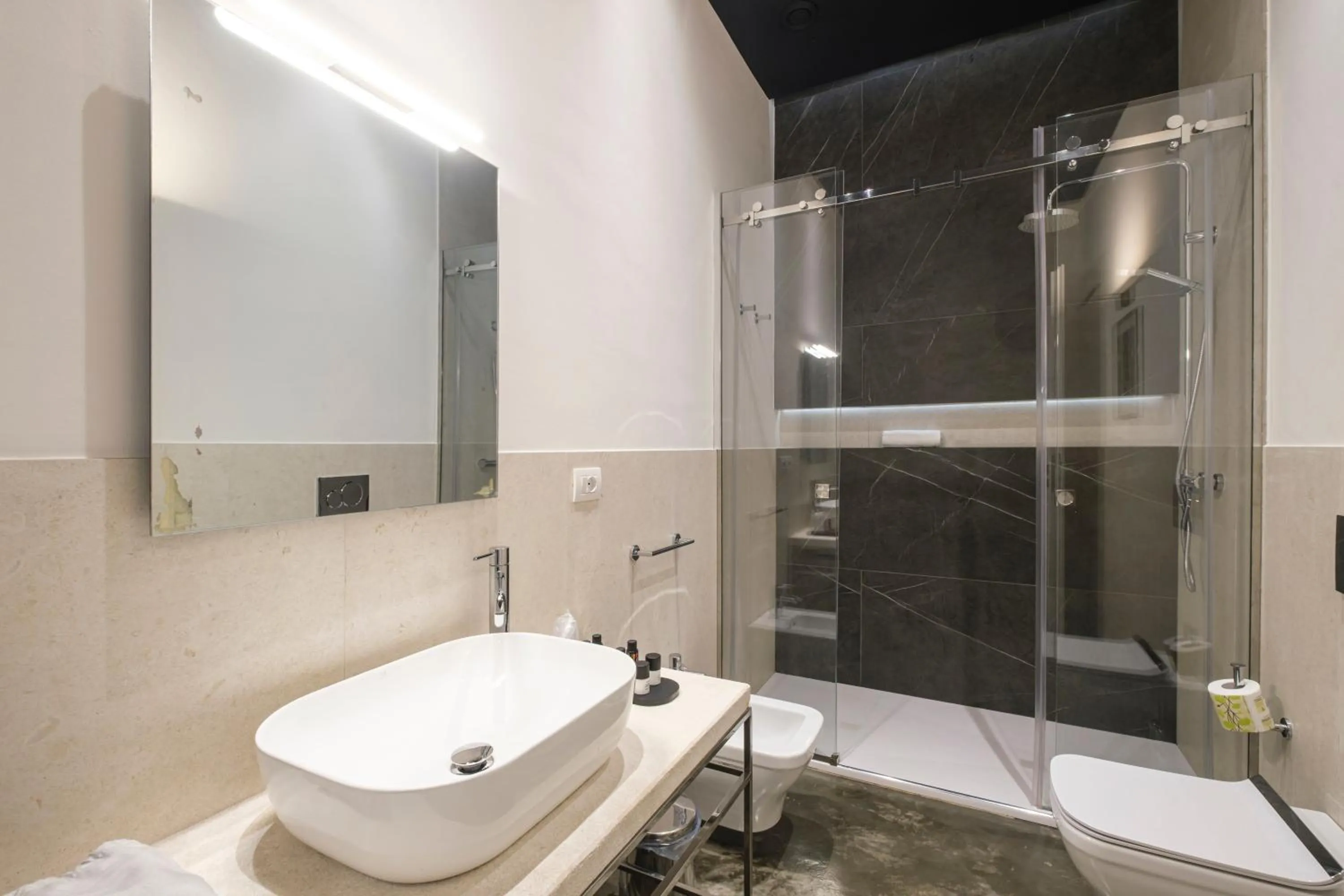 Shower in Kemani Villa Sara - Boutique Guest House