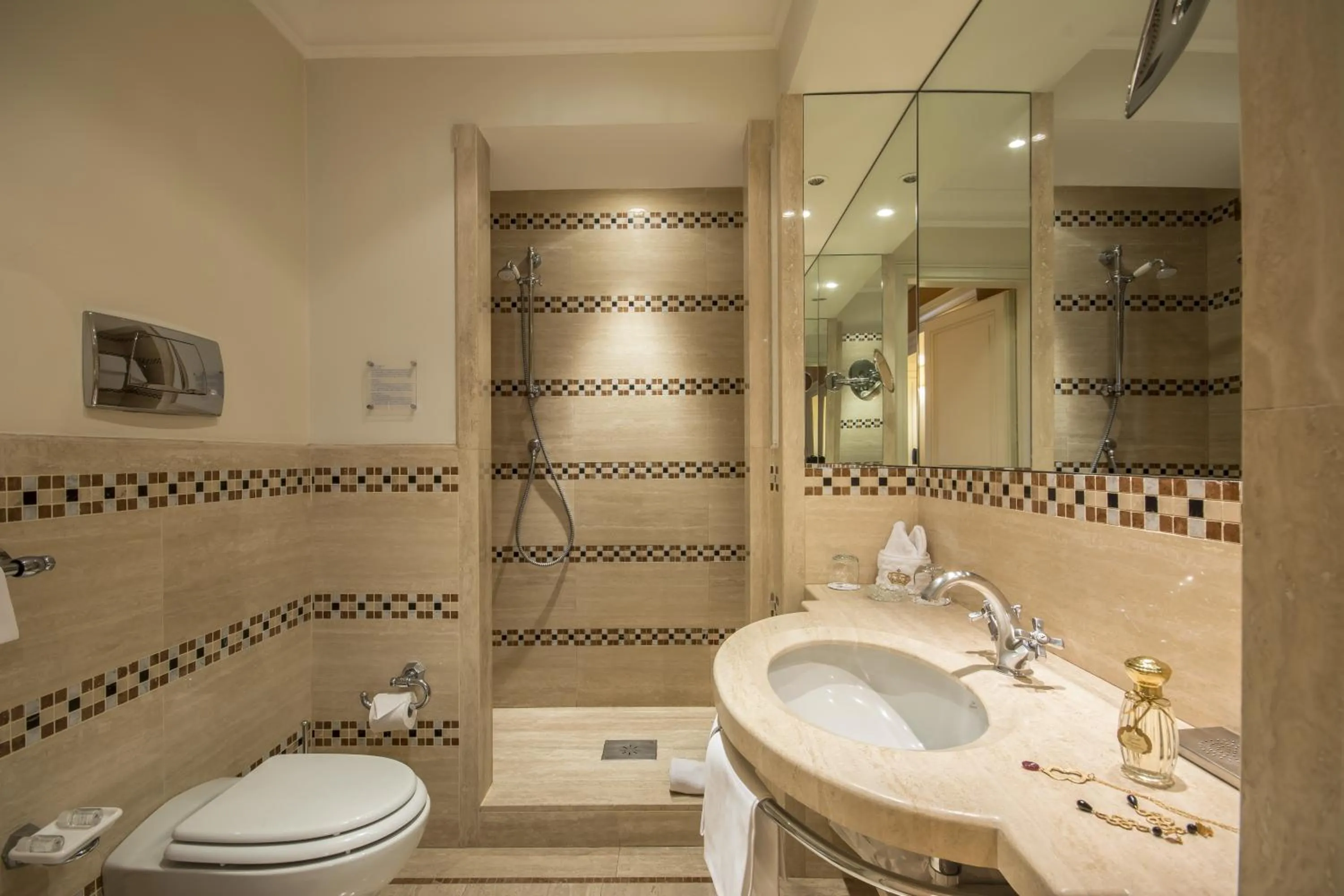 Bathroom in Hotel Corona d'Oro 1890